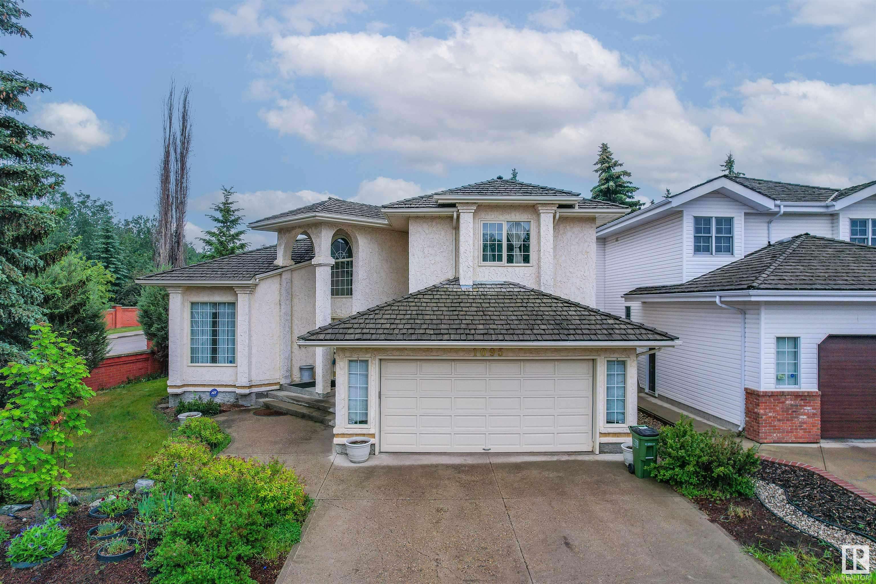 Edmonton, AB T6R 2C9,1095 FALCONER RD NW