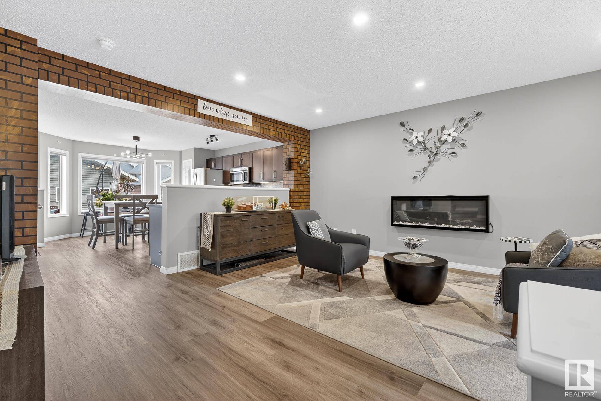 Edmonton, AB T6X 0X8,4113 ORCHARDS DR SW