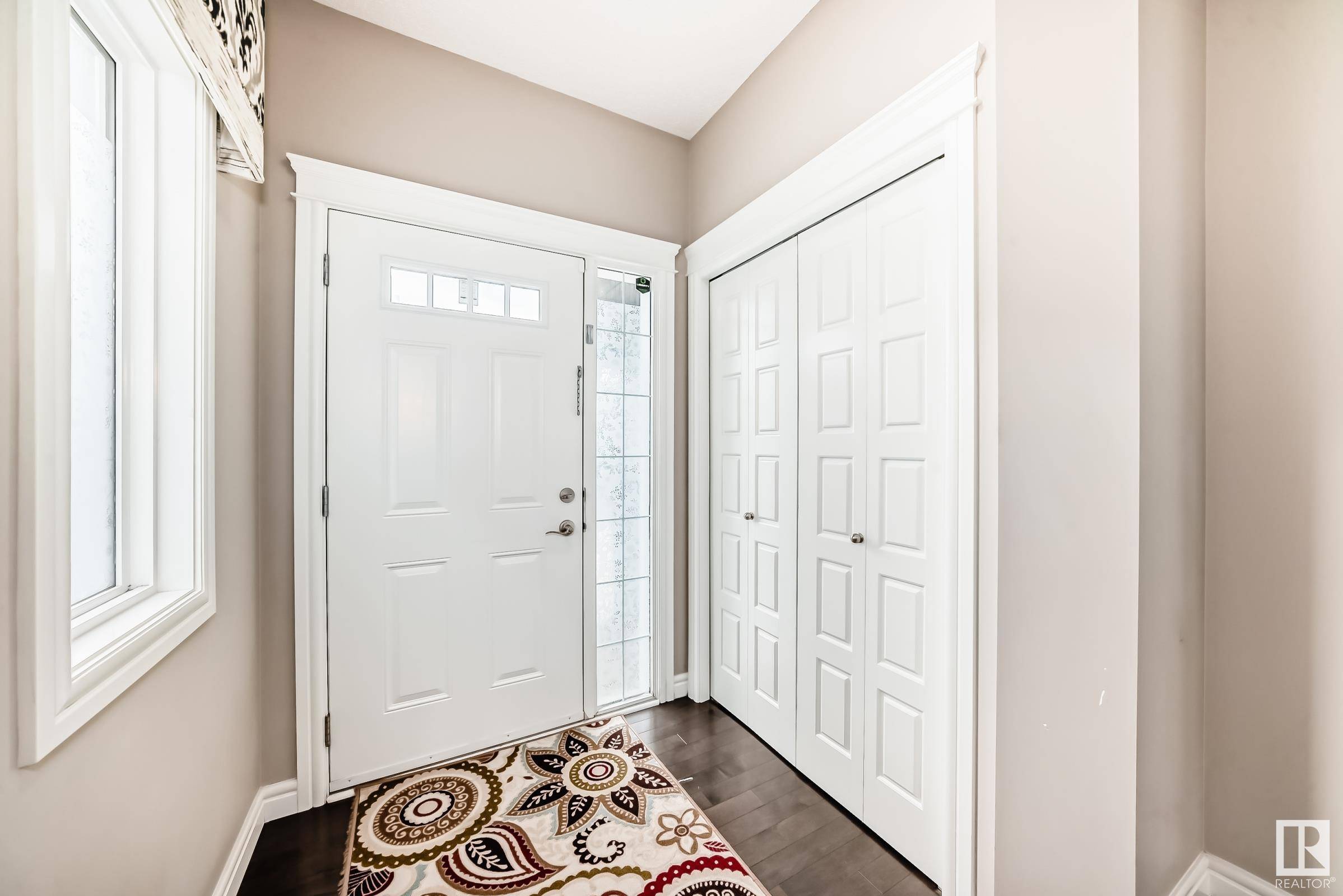 Edmonton, AB T6T 0V3,1453 33A ST NW
