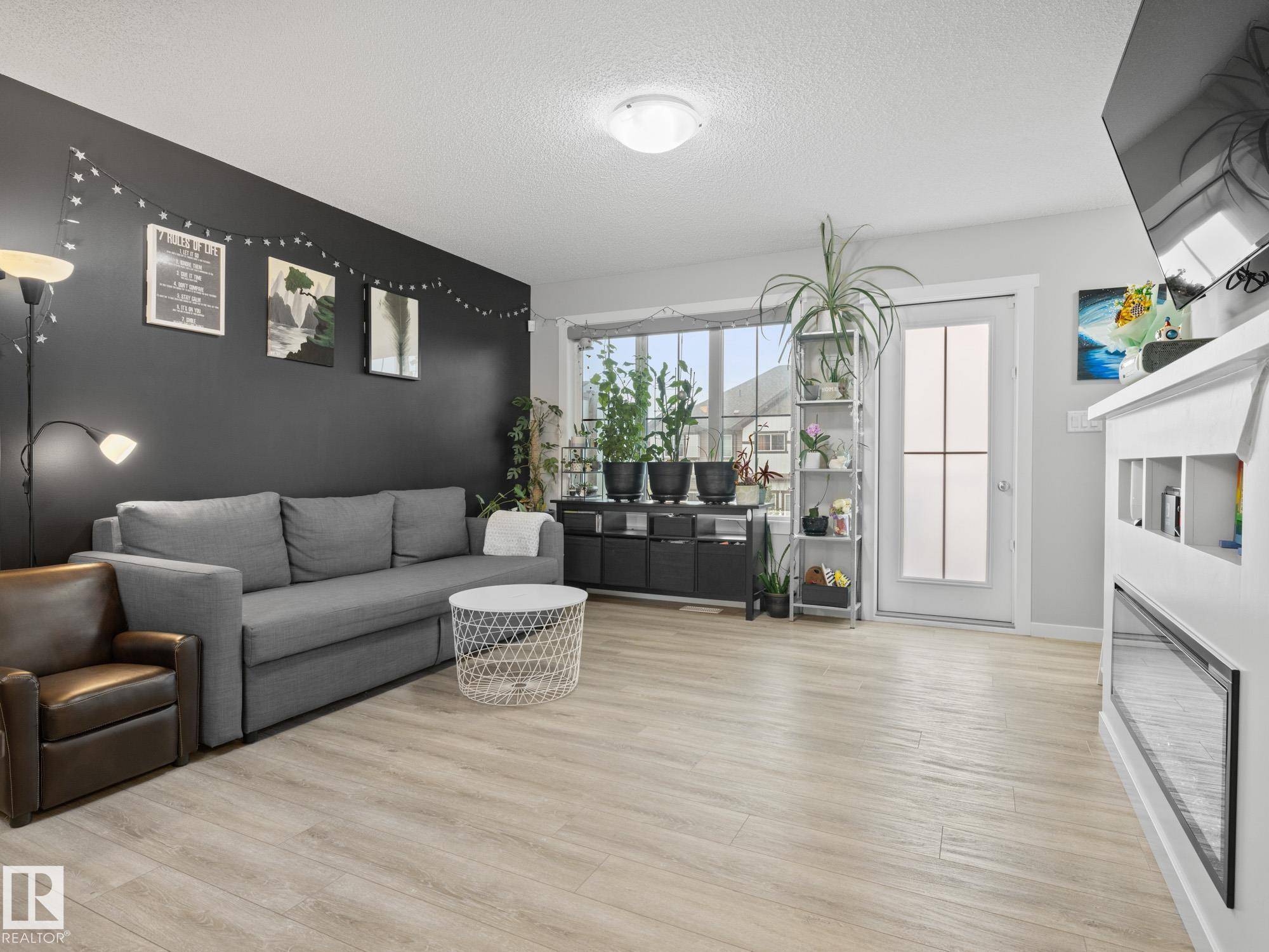 Edmonton, AB T5Y 4B7,1081 CY BECKER RD NW