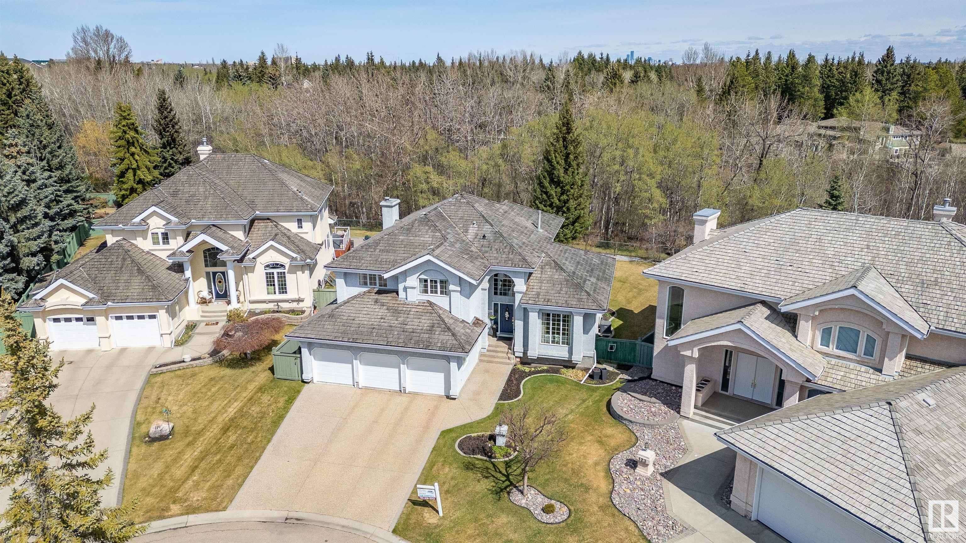 Edmonton, AB T6M 2J3,121 Weaver DR NW NW