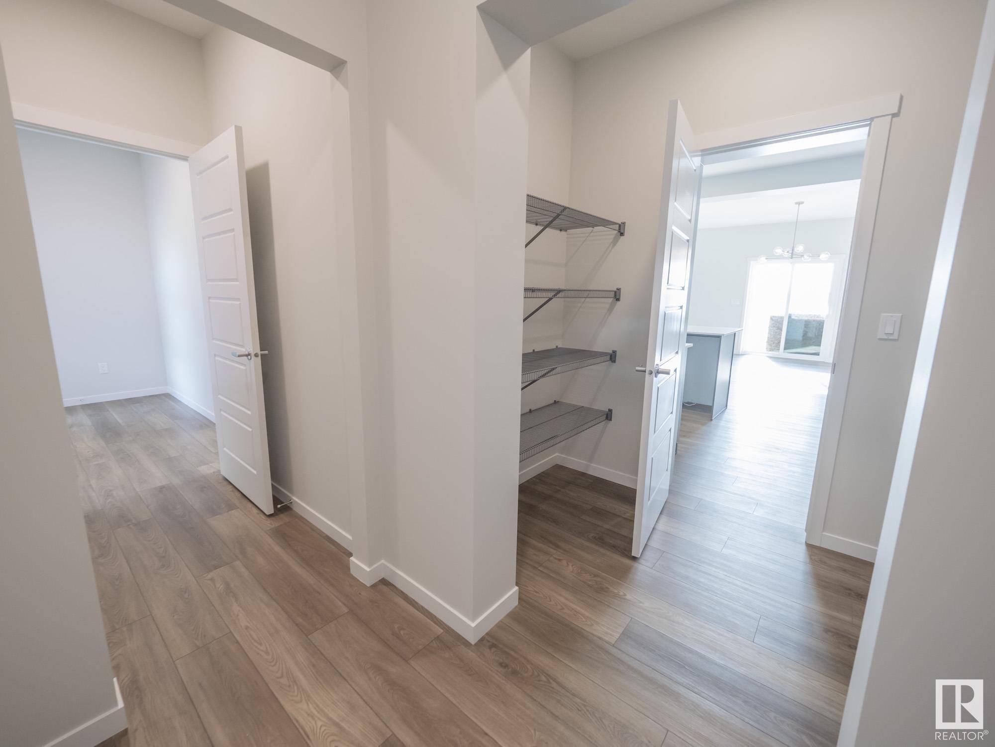 Edmonton, AB T5Z 0W9,7139 177 AV NW