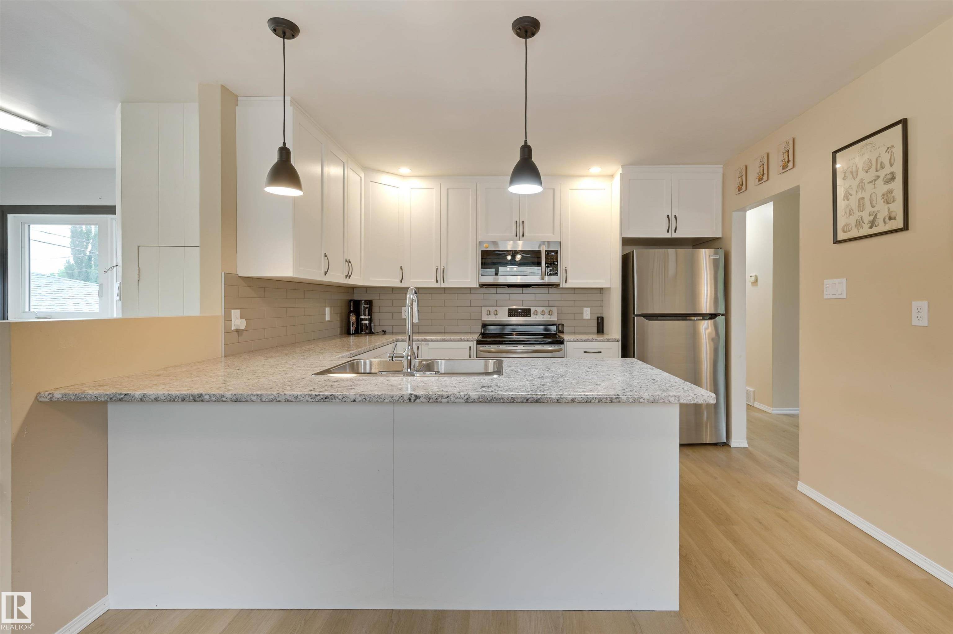 Edmonton, AB T5P 1J3,15725 110B AV NW