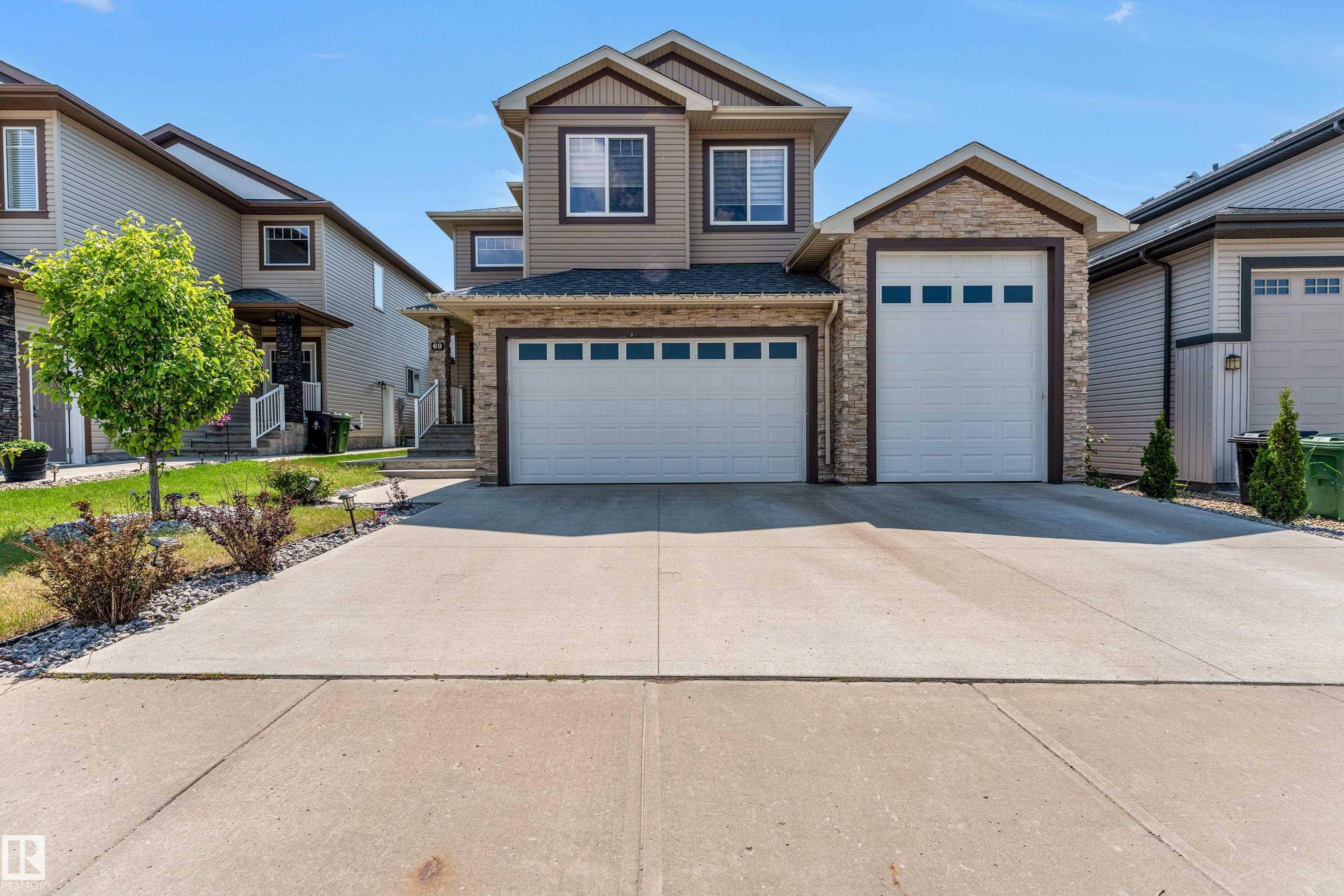 Fort Saskatchewan, AB T8L 0H4,69 CARAGANA WY