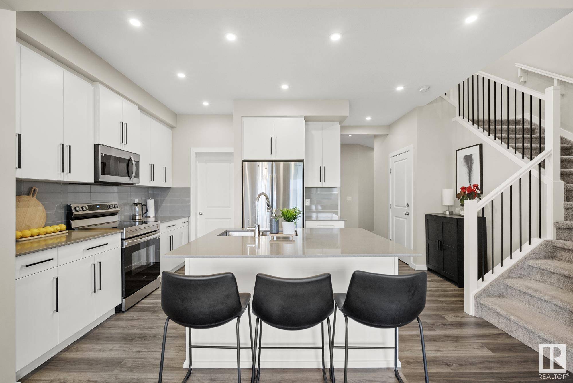 Edmonton, AB T6W 5B5,3269 KULAY WY SW