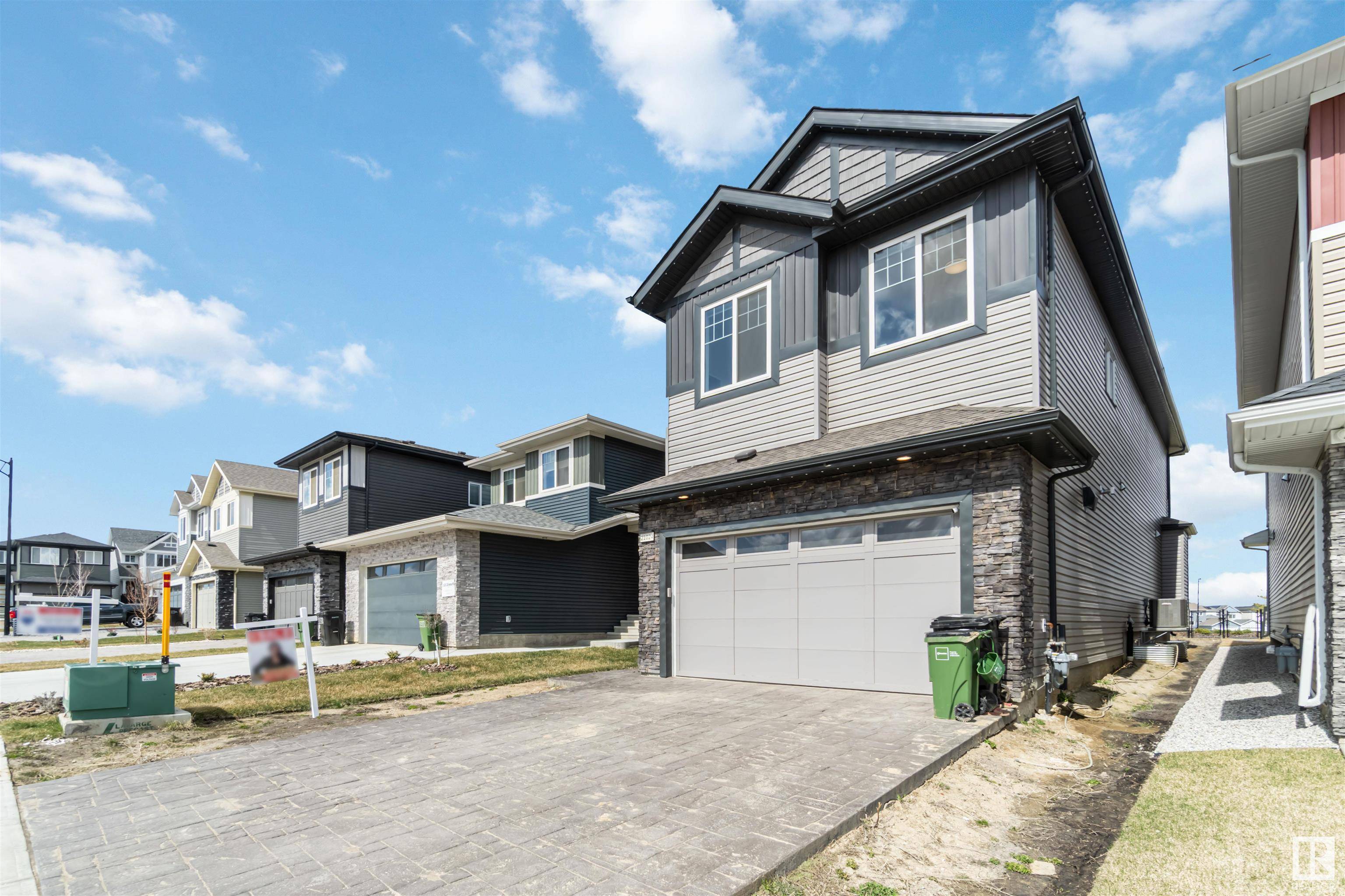 Edmonton, AB T5V 1C0,21024 128 AV NW