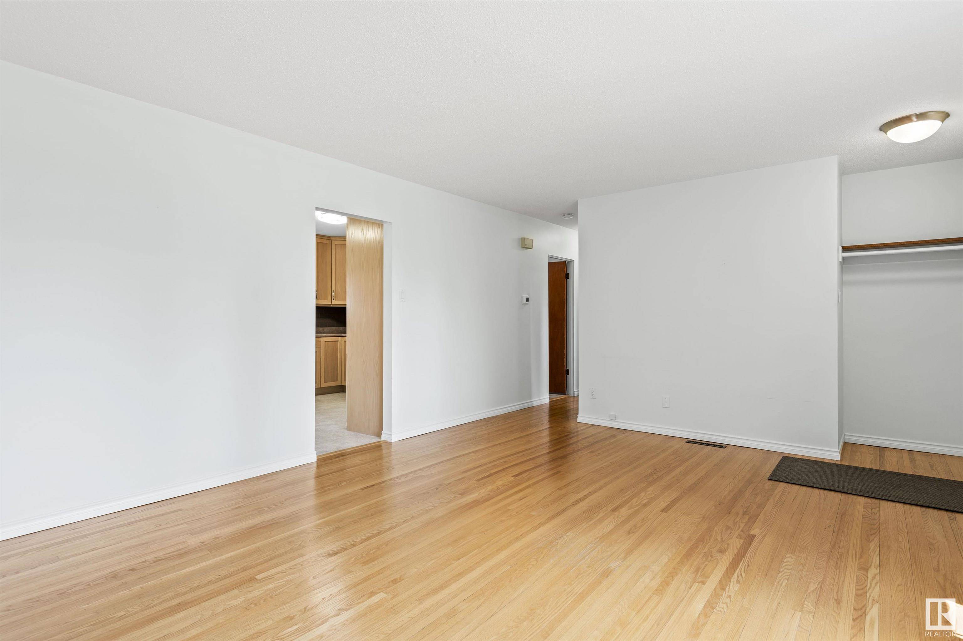 Edmonton, AB T5P 1J1,16152 110A AV NW