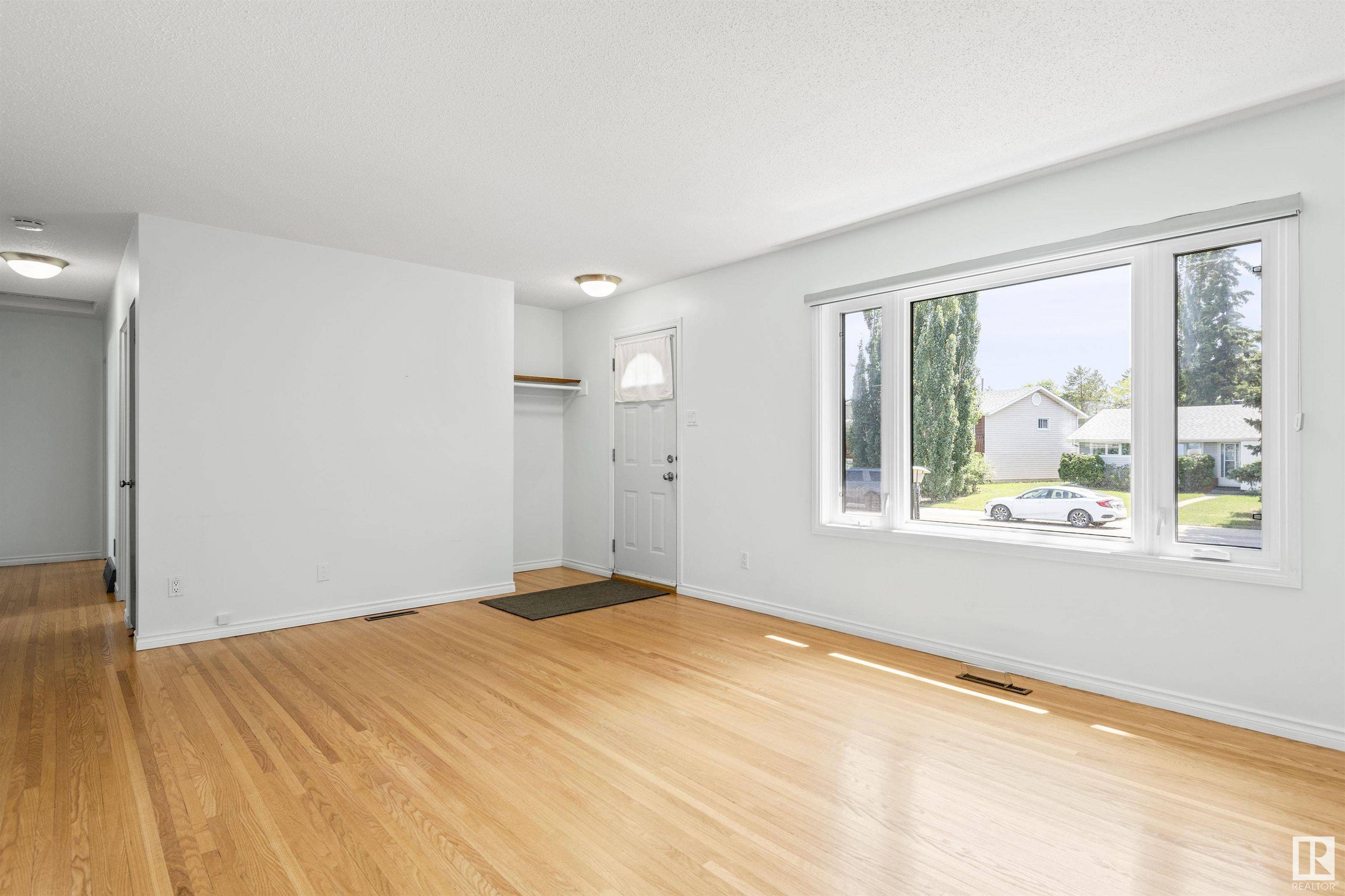 Edmonton, AB T5P 1J1,16152 110A AV NW