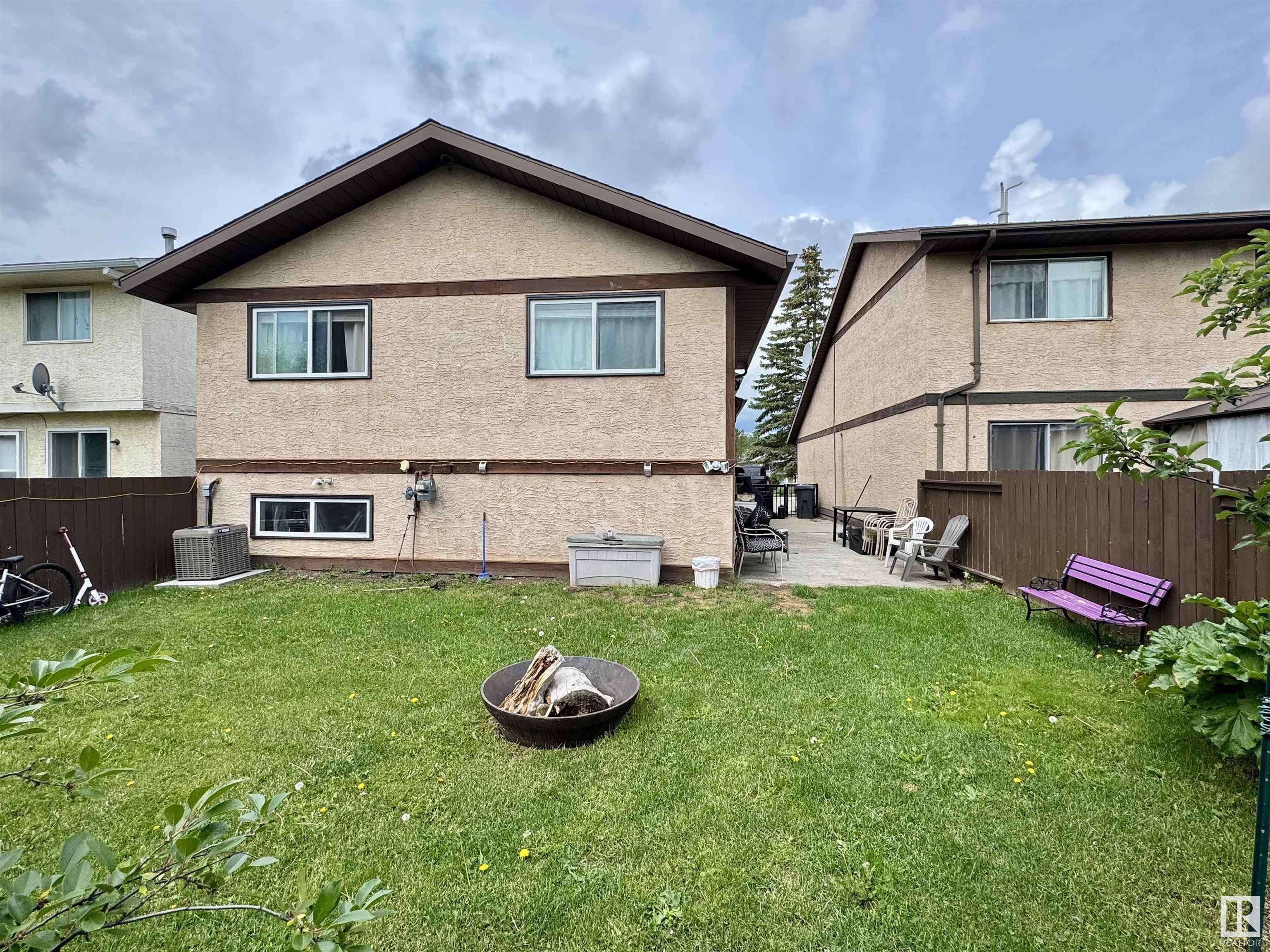 Drayton Valley, AB T7A 1K4,4325 55 ST