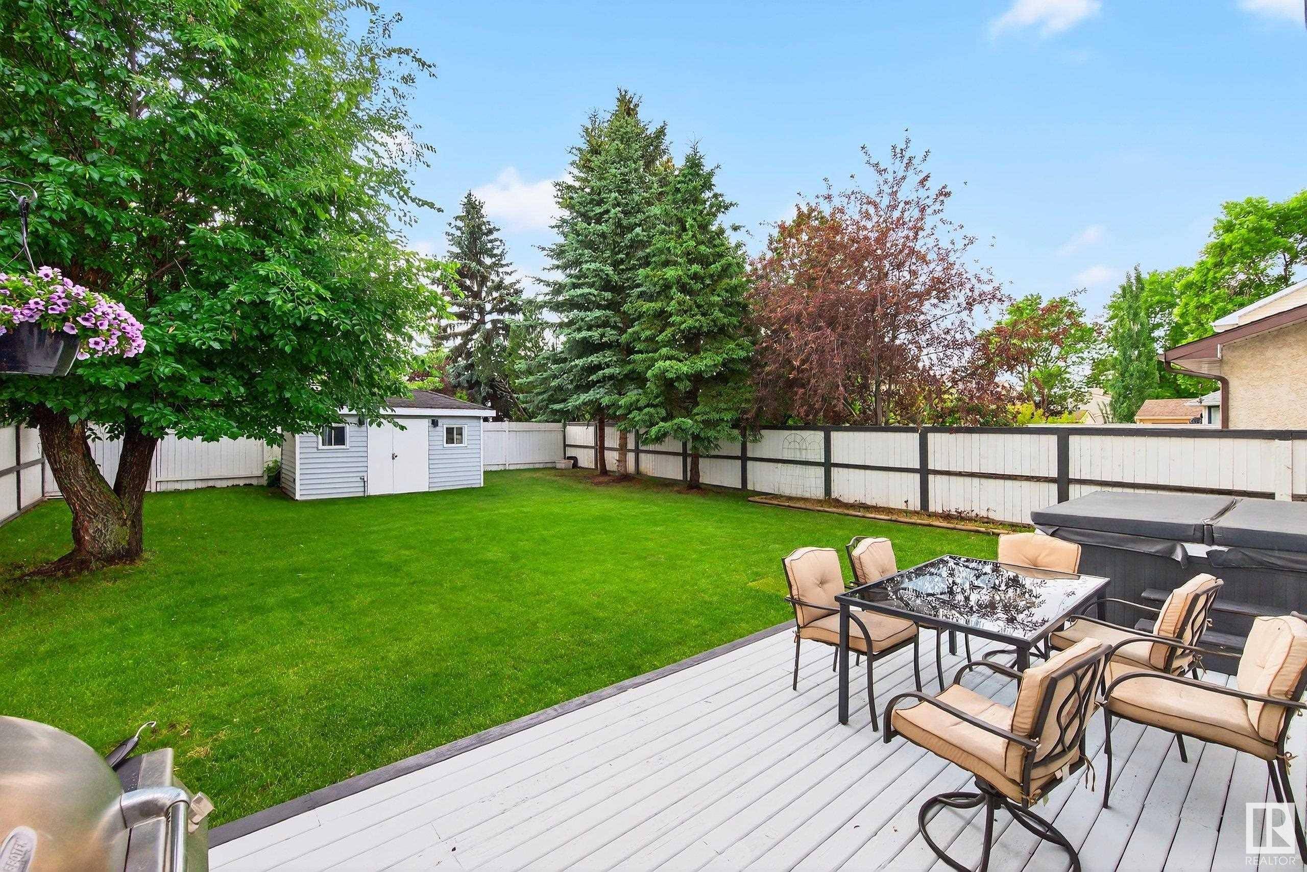 Edmonton, AB T6J 6M2,10815 11 AV NW NW