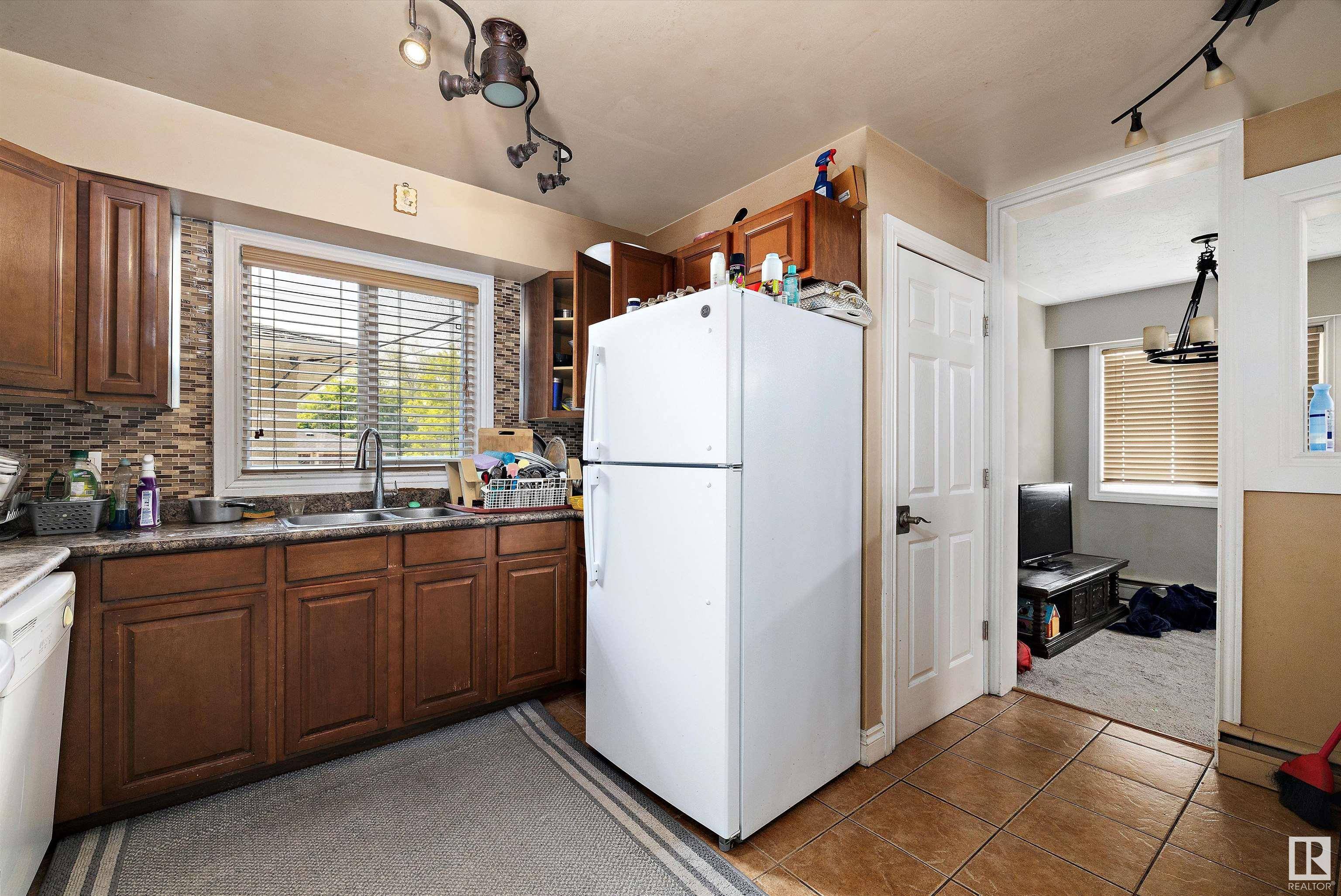 Edmonton, AB T5L 3P8,12411 132 AV NW
