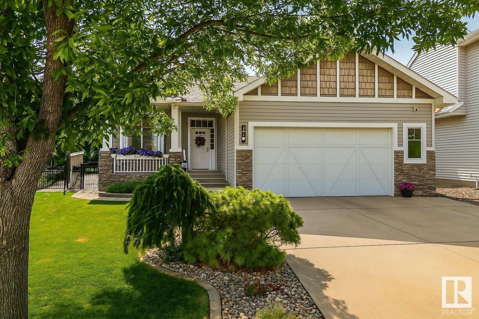 Edmonton, AB T6M 3A3,4814 209A ST NW