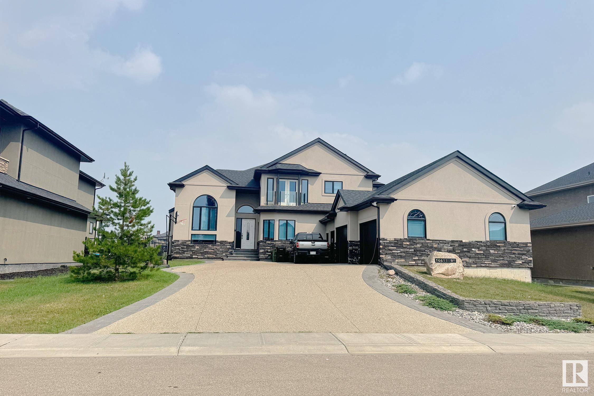 Edmonton, AB T5Y 0P6,16611 9 St NE