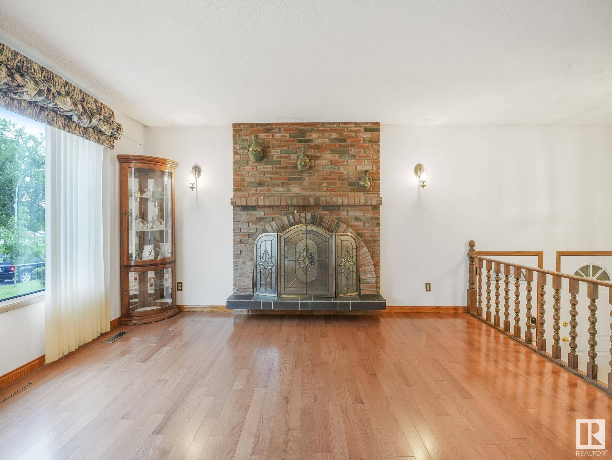 Edmonton, AB T5X 1W9,16512 109 ST NW