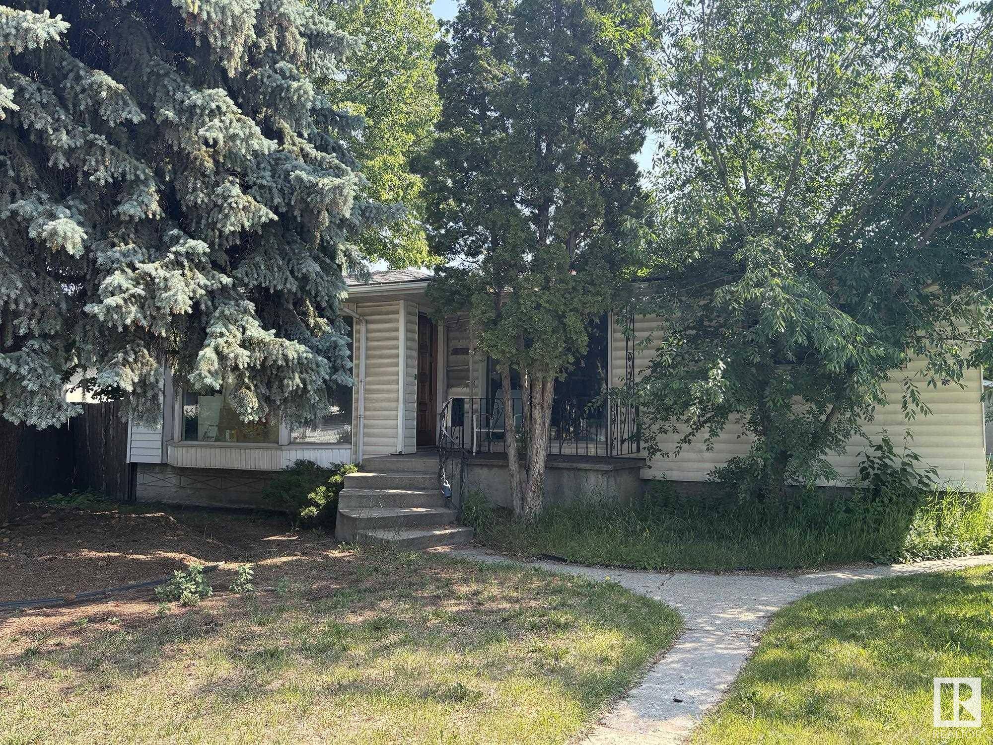 Edmonton, AB T5B 4C7,12423 91 ST NW