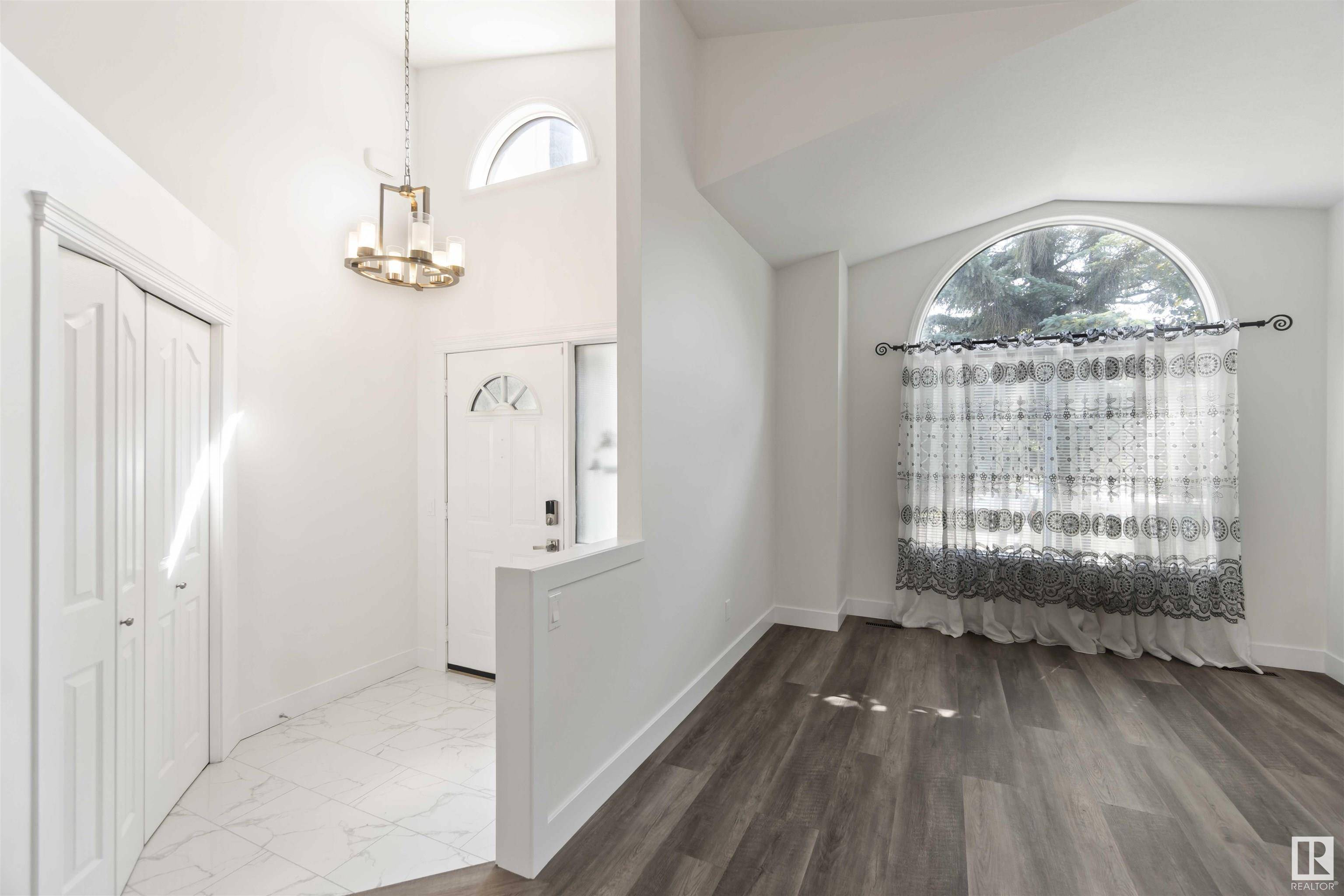 St. Albert, AB T8N 5Y9,31 DEER RIDGE DR
