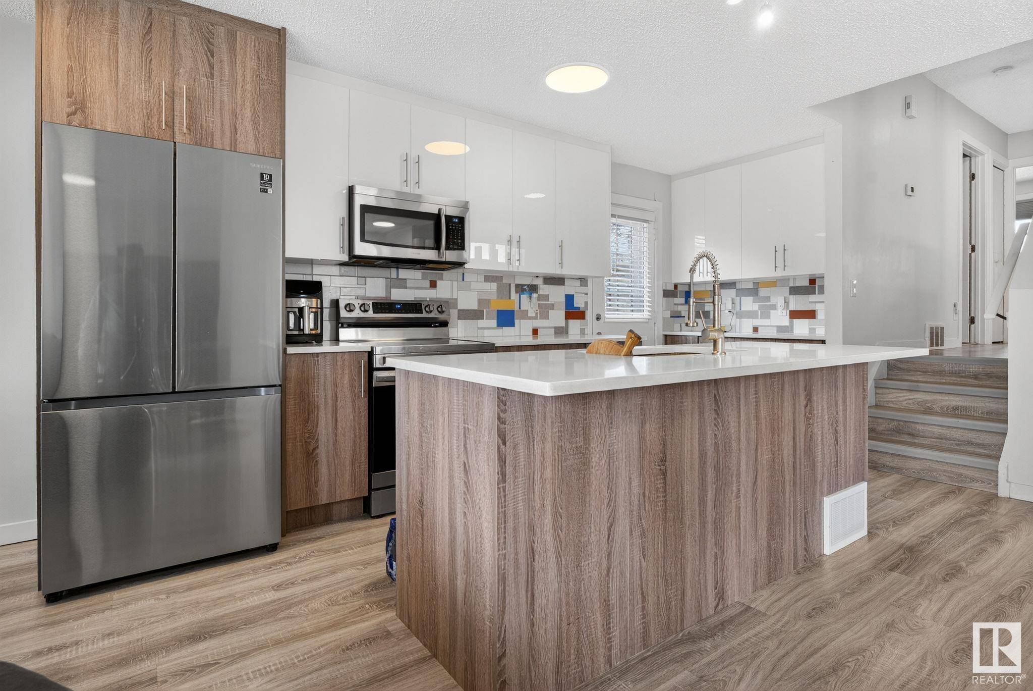 Edmonton, AB T5T 4H2,17316 94A AV NW