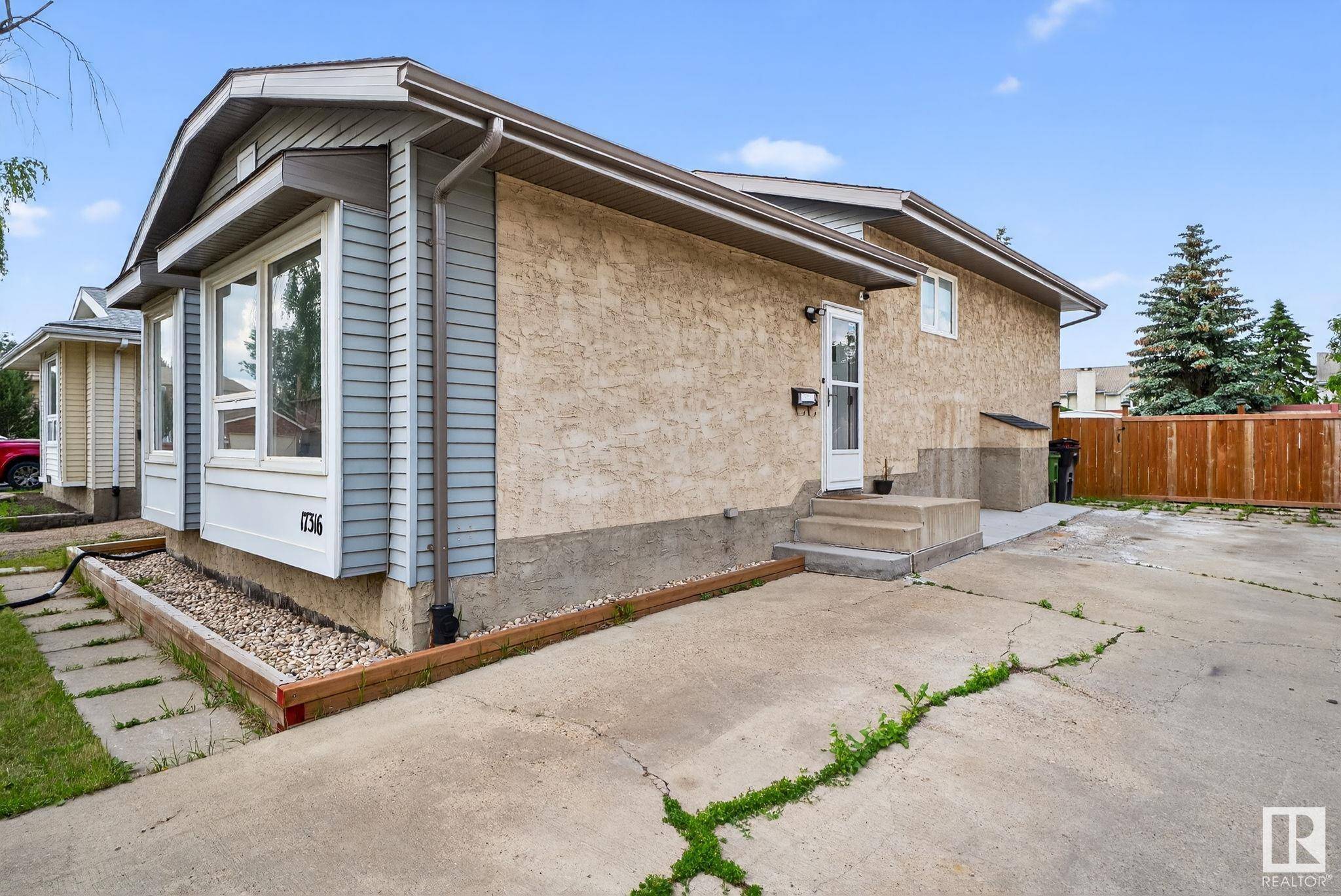 Edmonton, AB T5T 4H2,17316 94A AV NW