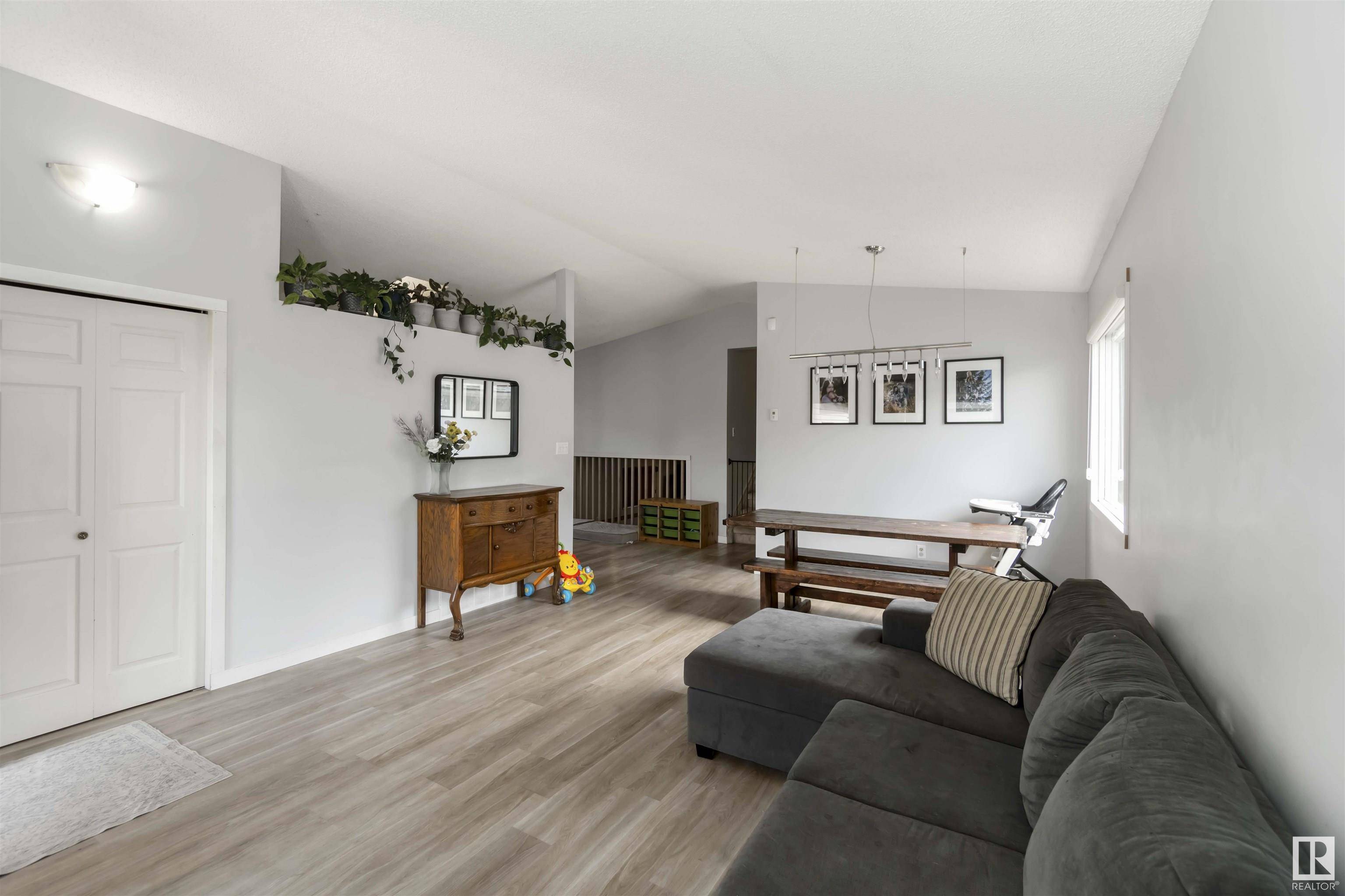Edmonton, AB T6L 5Z6,3313 43 ST NW