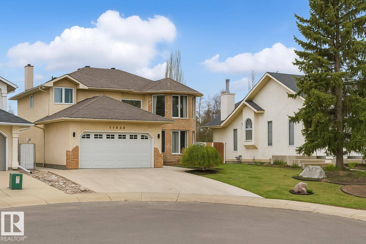 Edmonton, AB T6J 6N4,11019 10 AV NW