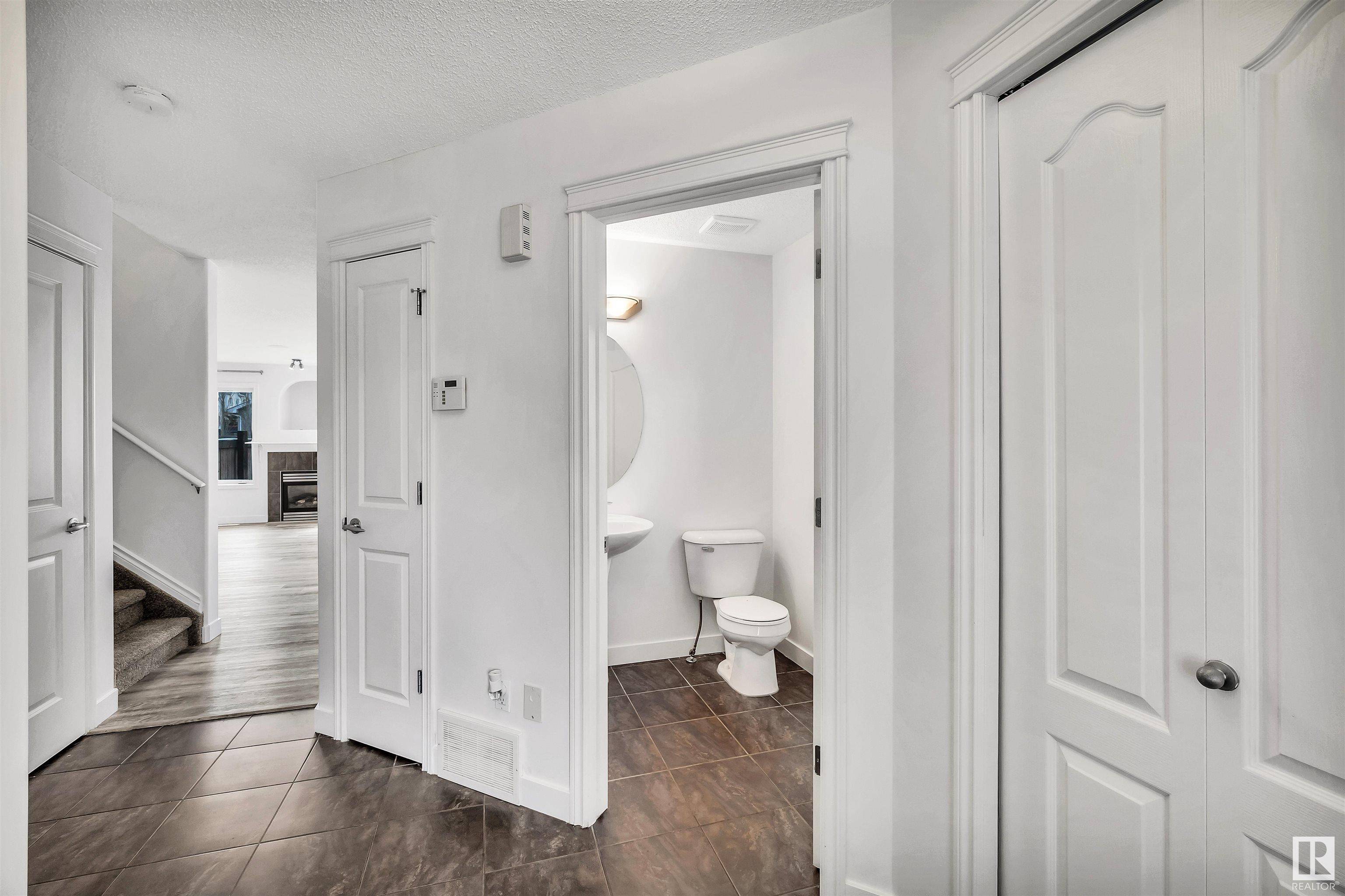 Edmonton, AB T6W 0M5,17129 7A AV SW