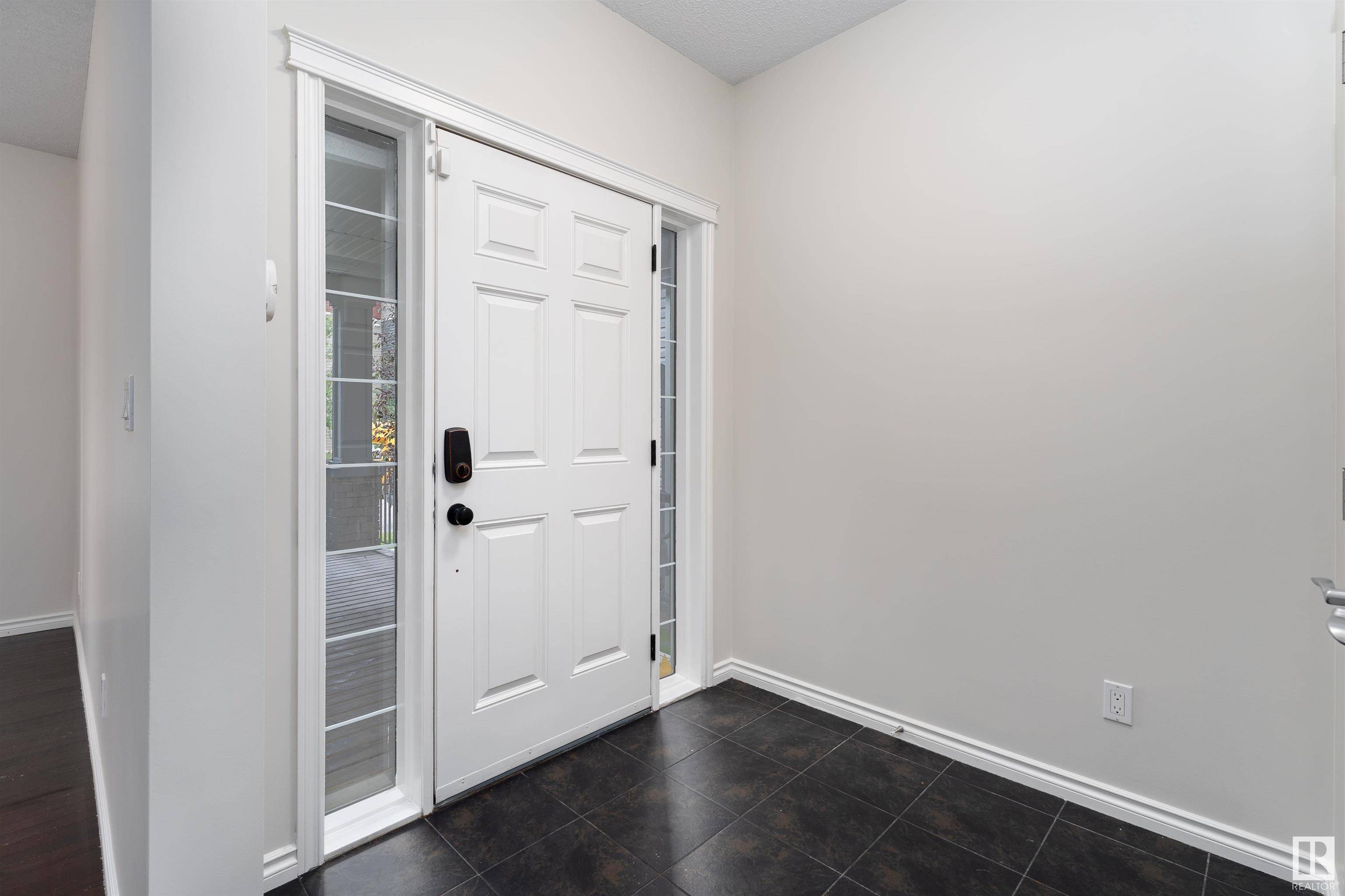 Edmonton, AB T5Y 0P7,1075 MCCONACHIE BV NW
