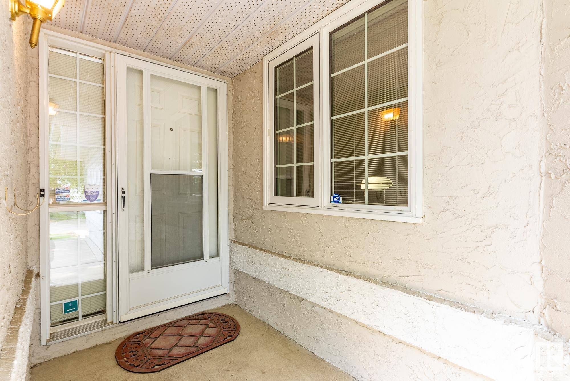 Edmonton, AB T6J 6R4,129 IRONWOOD PL NW