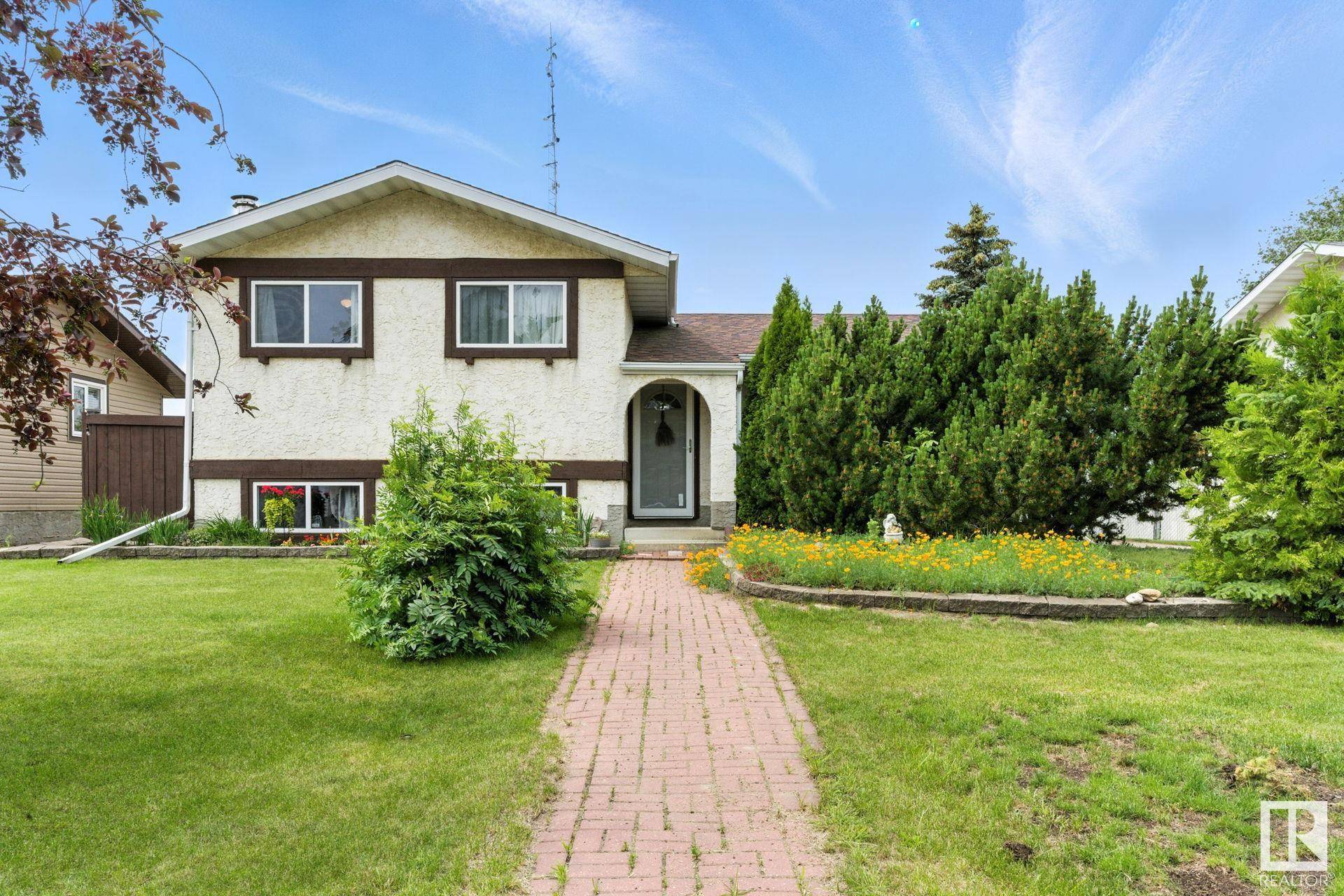 Morinville, AB T8R 1H2,9608 98A ST