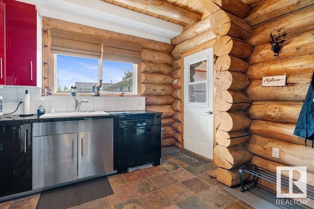 Rural Lac Ste. Anne County, AB T0E 0A0,5032 50 AV