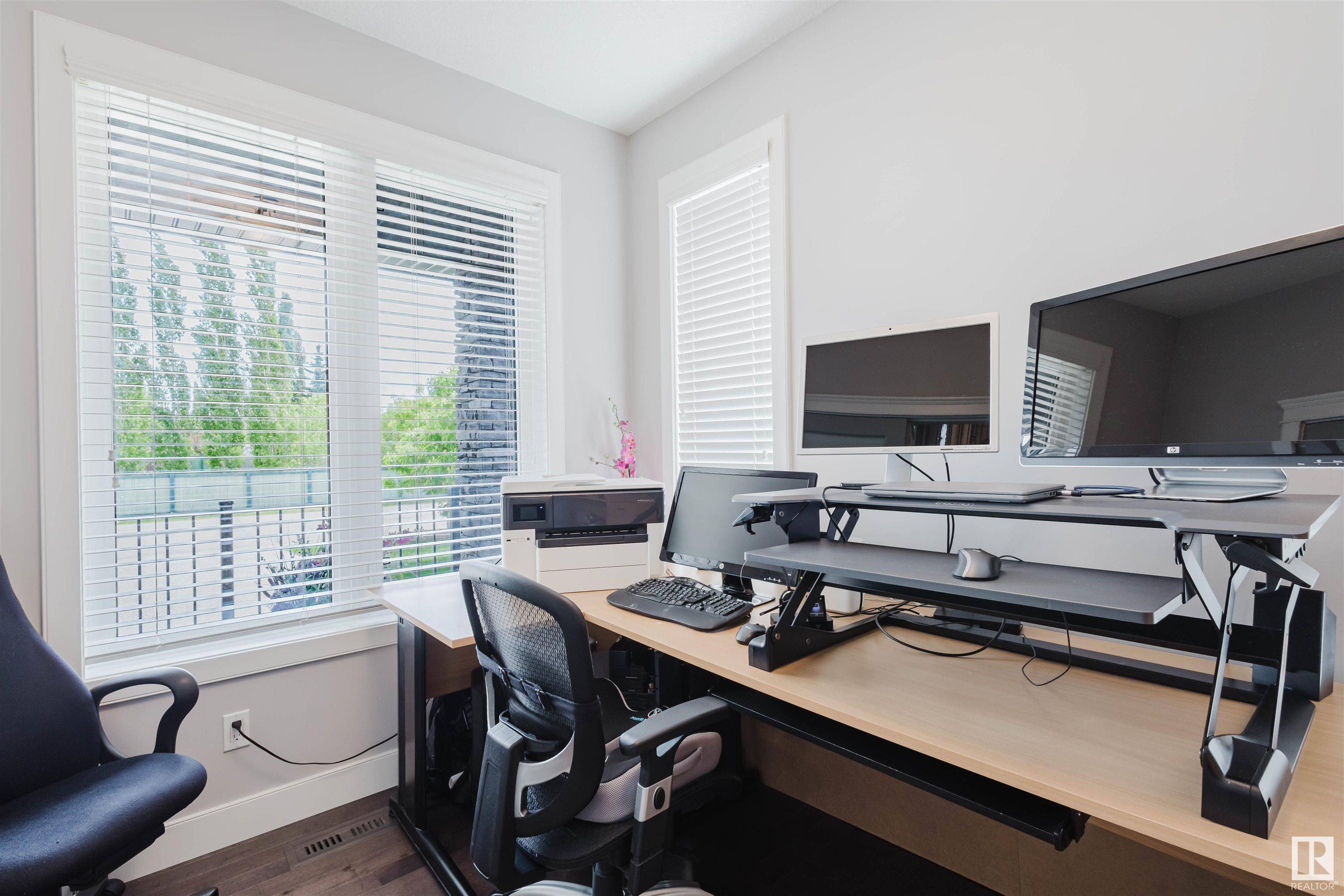 Edmonton, AB T5T 6Y3,8816 208 ST NW