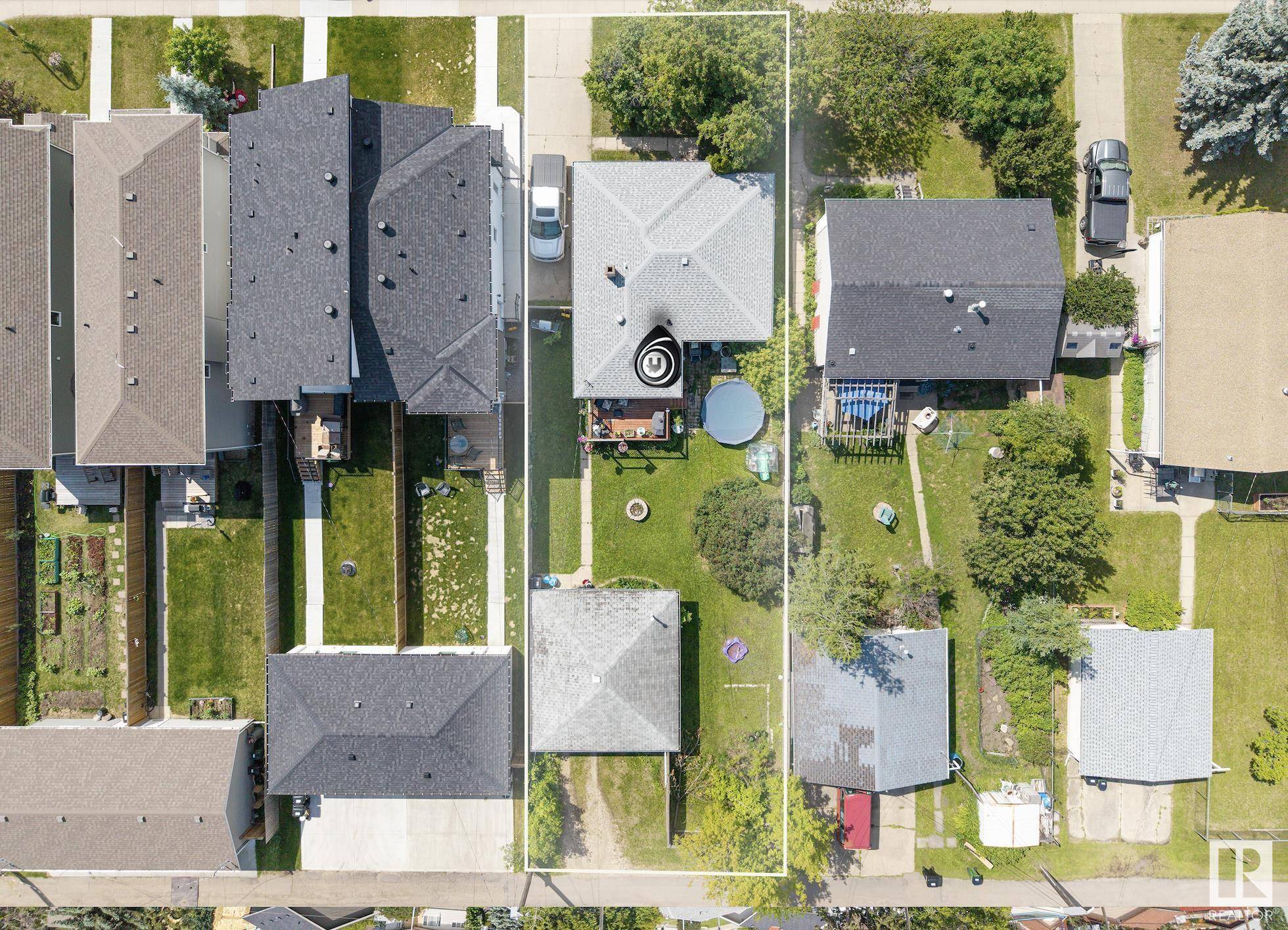 Edmonton, AB T5R 1J5,9111 151 ST NW