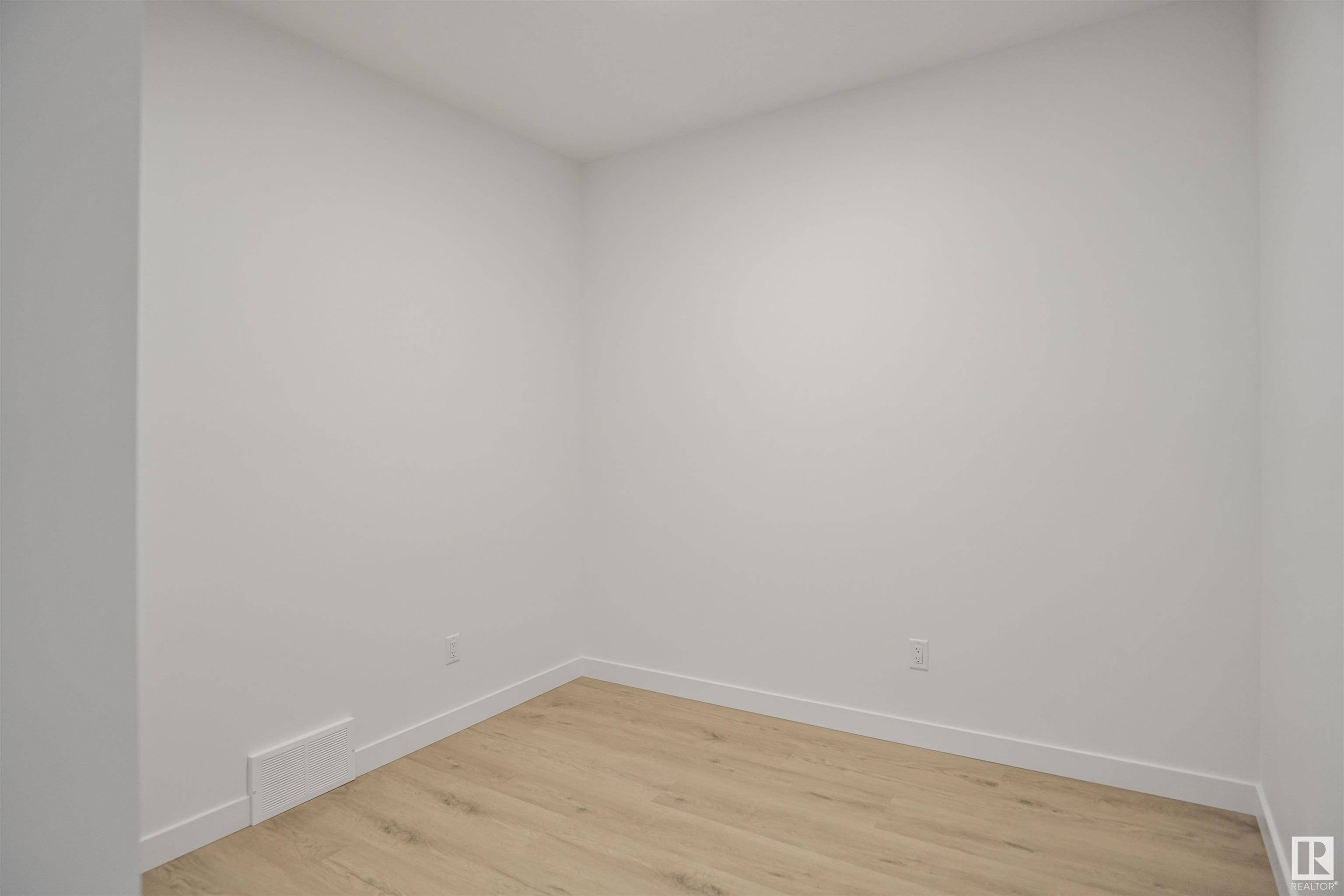Edmonton, AB T5Z 0L5,8504 183 AV NW