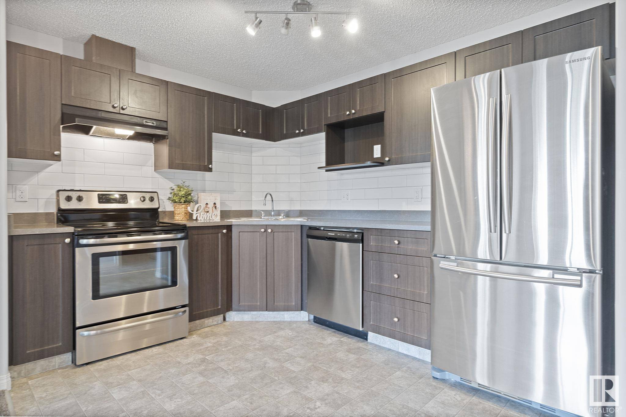 Edmonton, AB T6M 0J4,#214 1520 HAMMOND GATE GA NW
