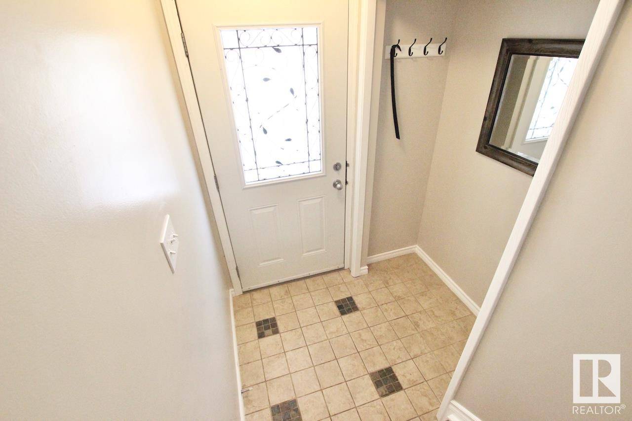 Edmonton, AB T5A 2S1,5530 145A AV NW