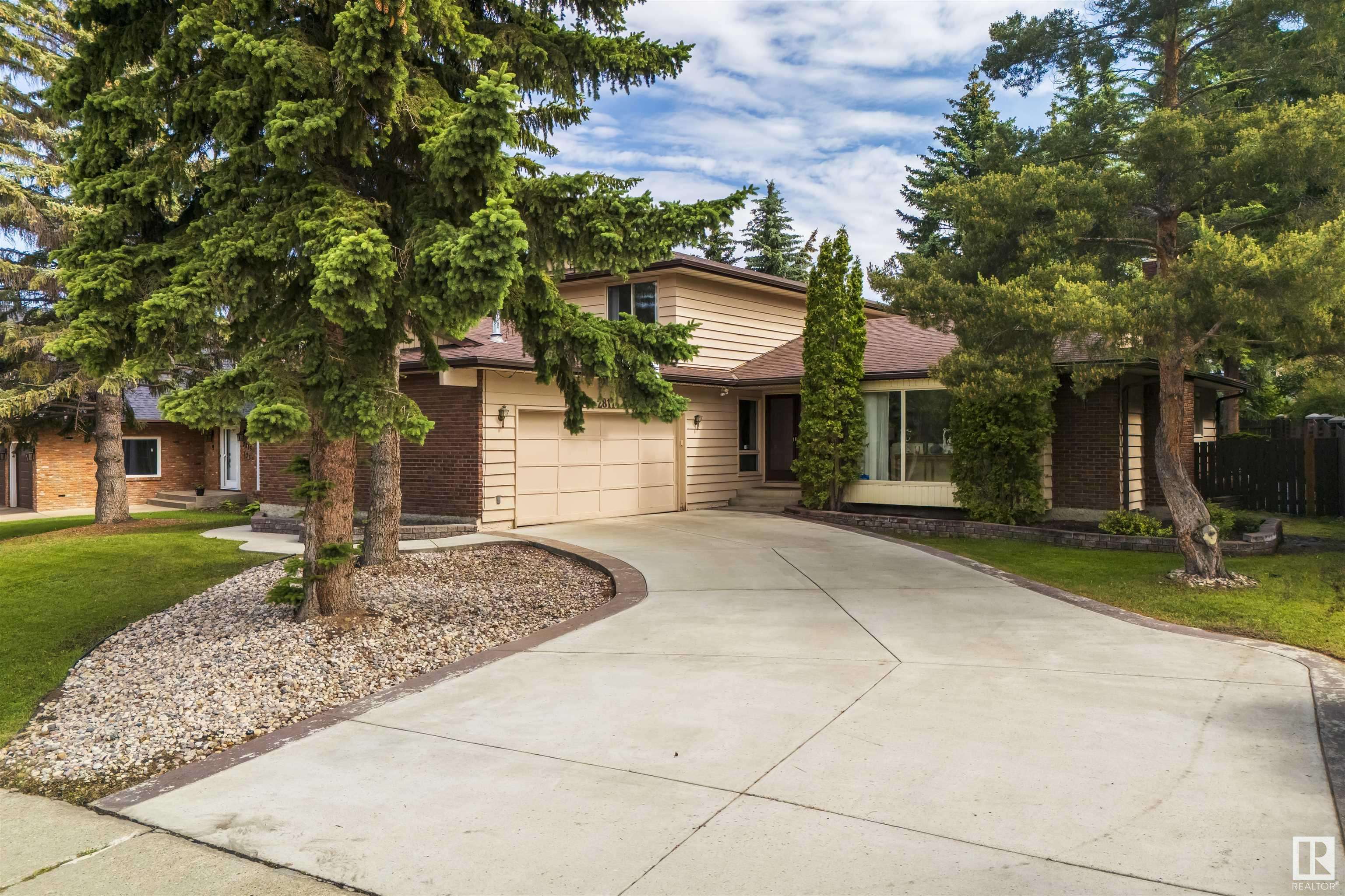 Edmonton, AB T6J 4G3,2811 125 ST NW