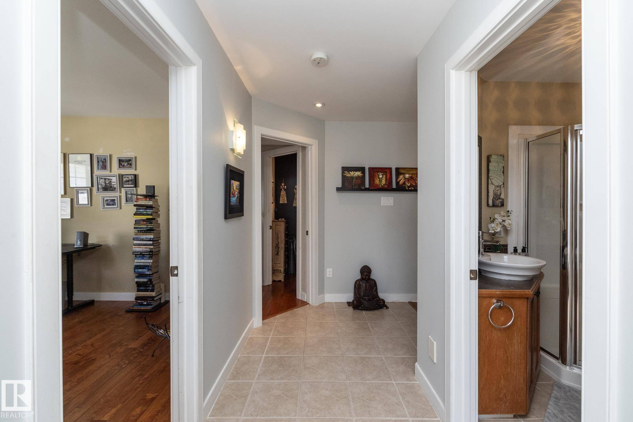 Edmonton, AB T5R 2P9,157 LAURIER DR NW