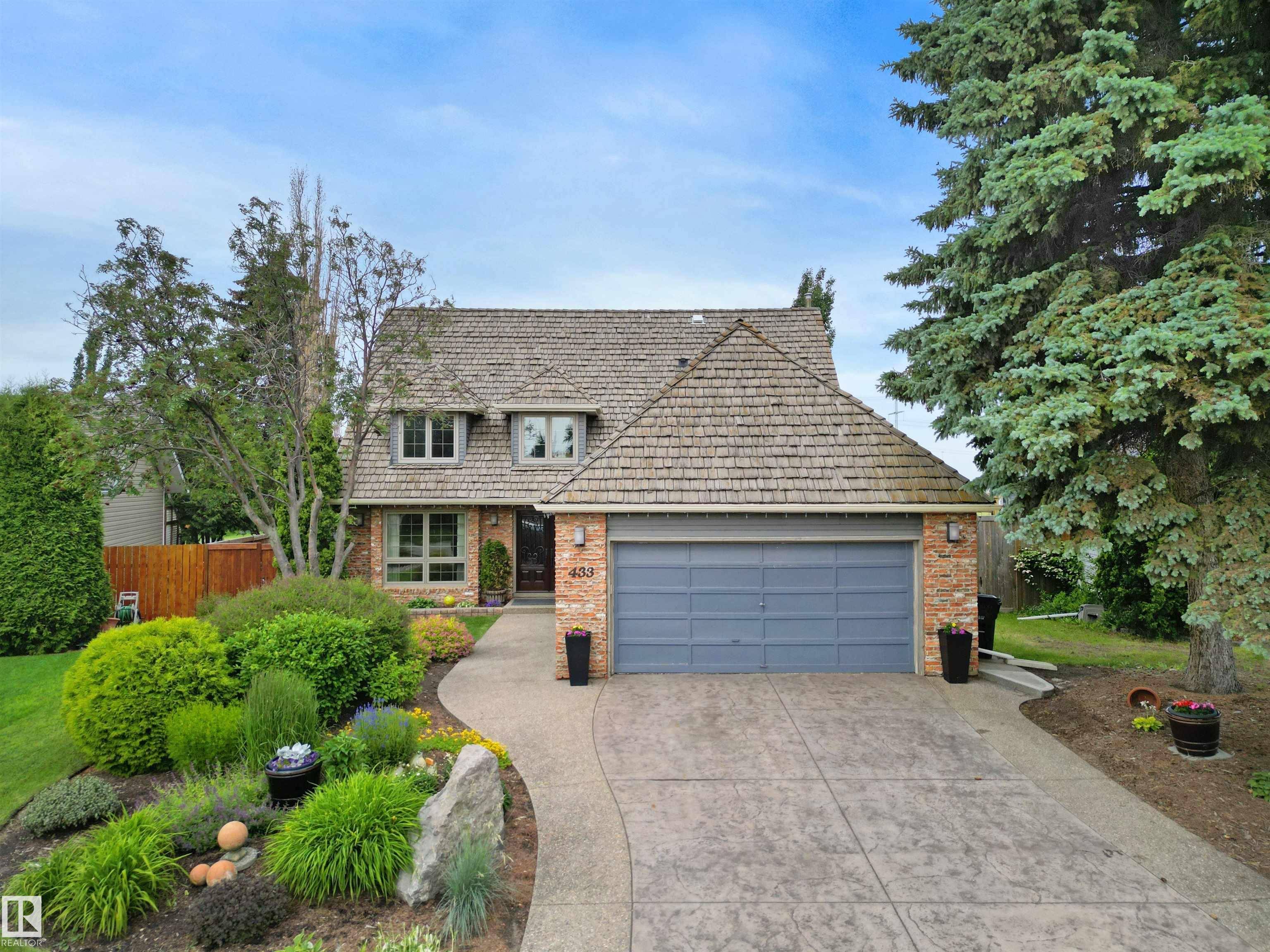Sherwood Park, AB T8A 4K1,433 VILLAGE DR
