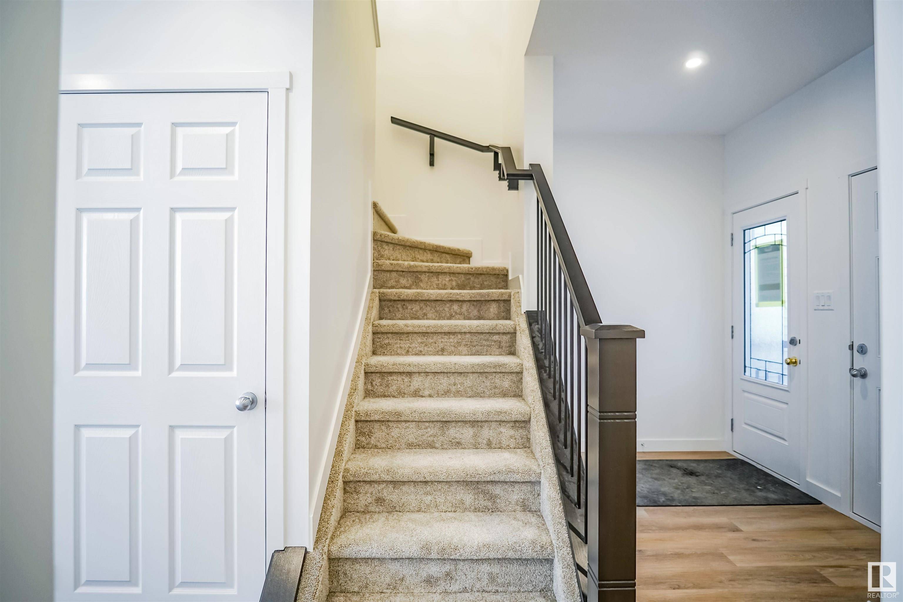 Edmonton, AB T6W 5P9,9734 Carson PL SW