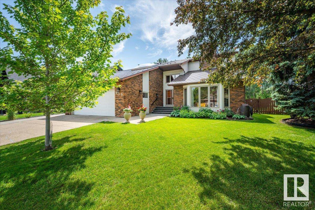 Edmonton, AB T6R 1A5,655 ROMANIUK RD NW