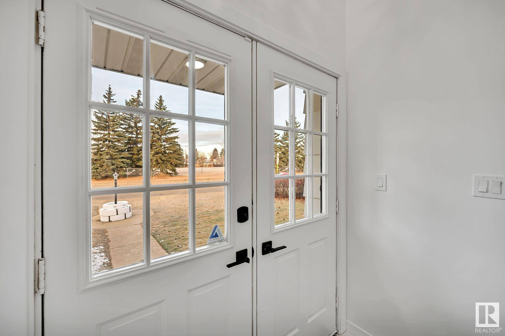 Edmonton, AB T6K 2J8,1350 Knottwood Rd E NW NW