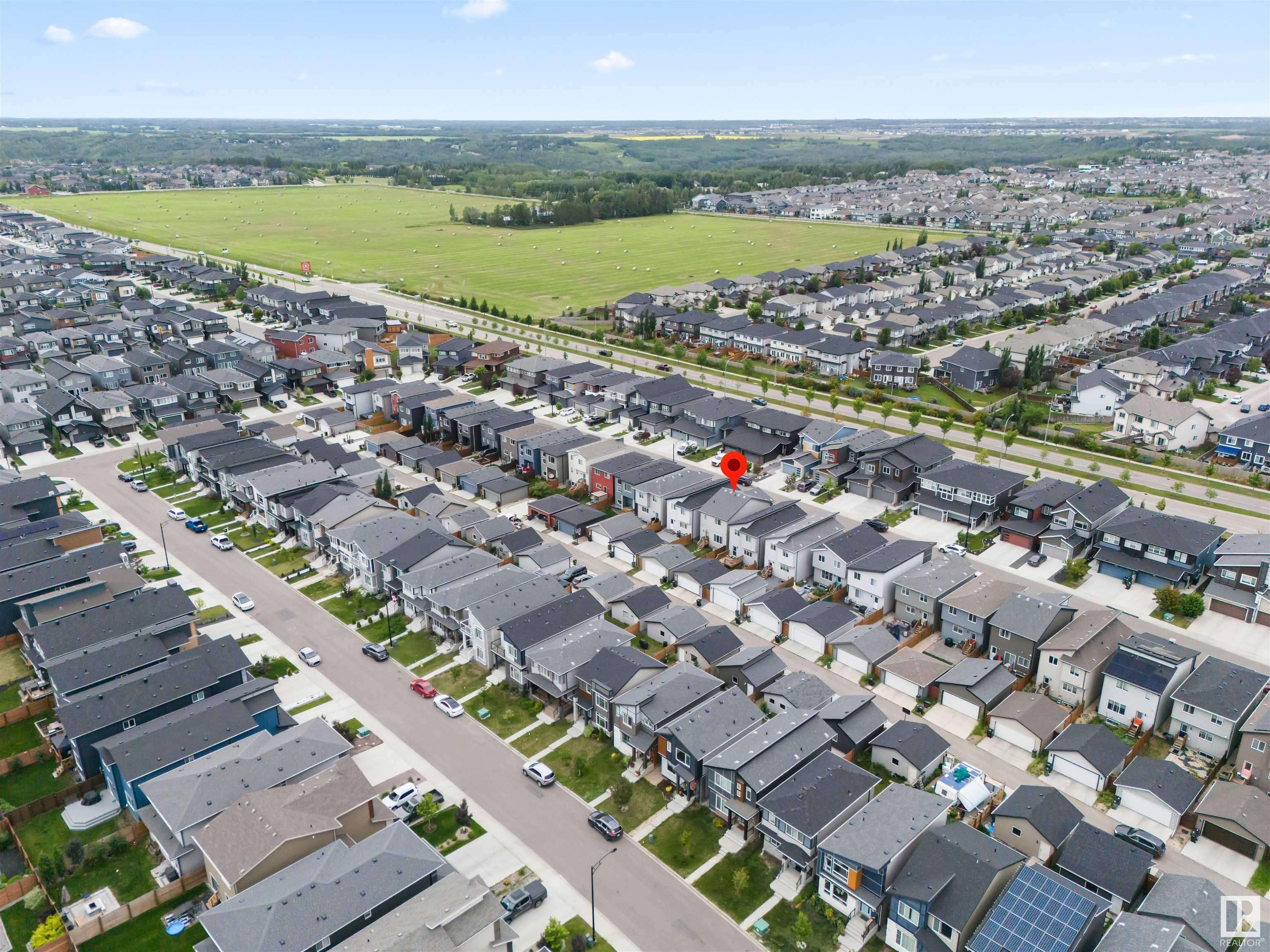 Edmonton, AB T6W 4G3,2383 KELLY CI SW