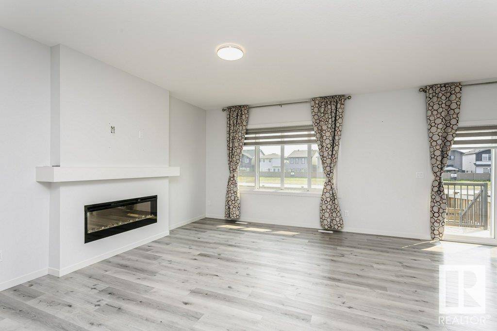 Edmonton, AB T6M 1K3,2627 200 ST NW