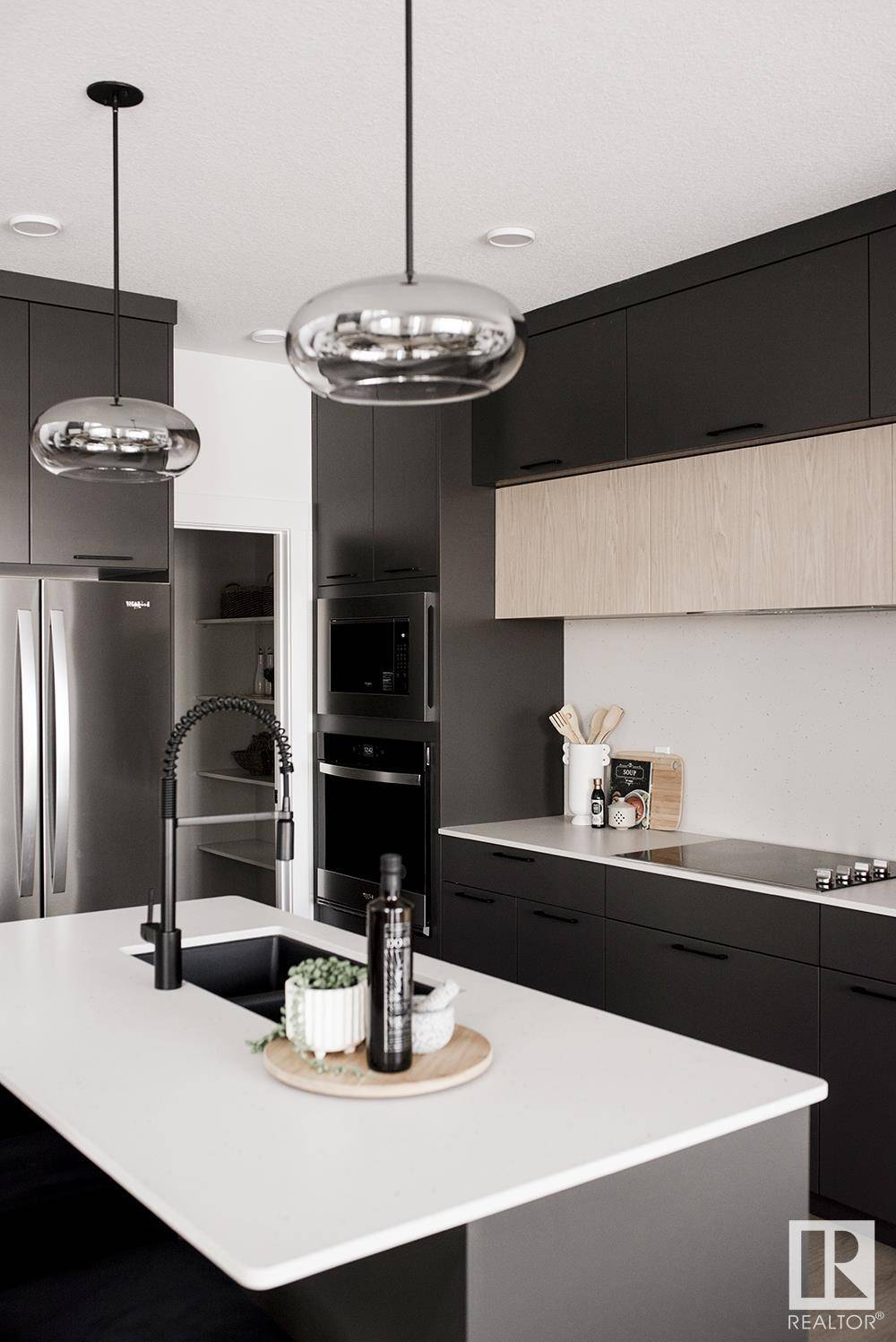 Edmonton, AB T6M 3G3,8943 Elves Loop NW