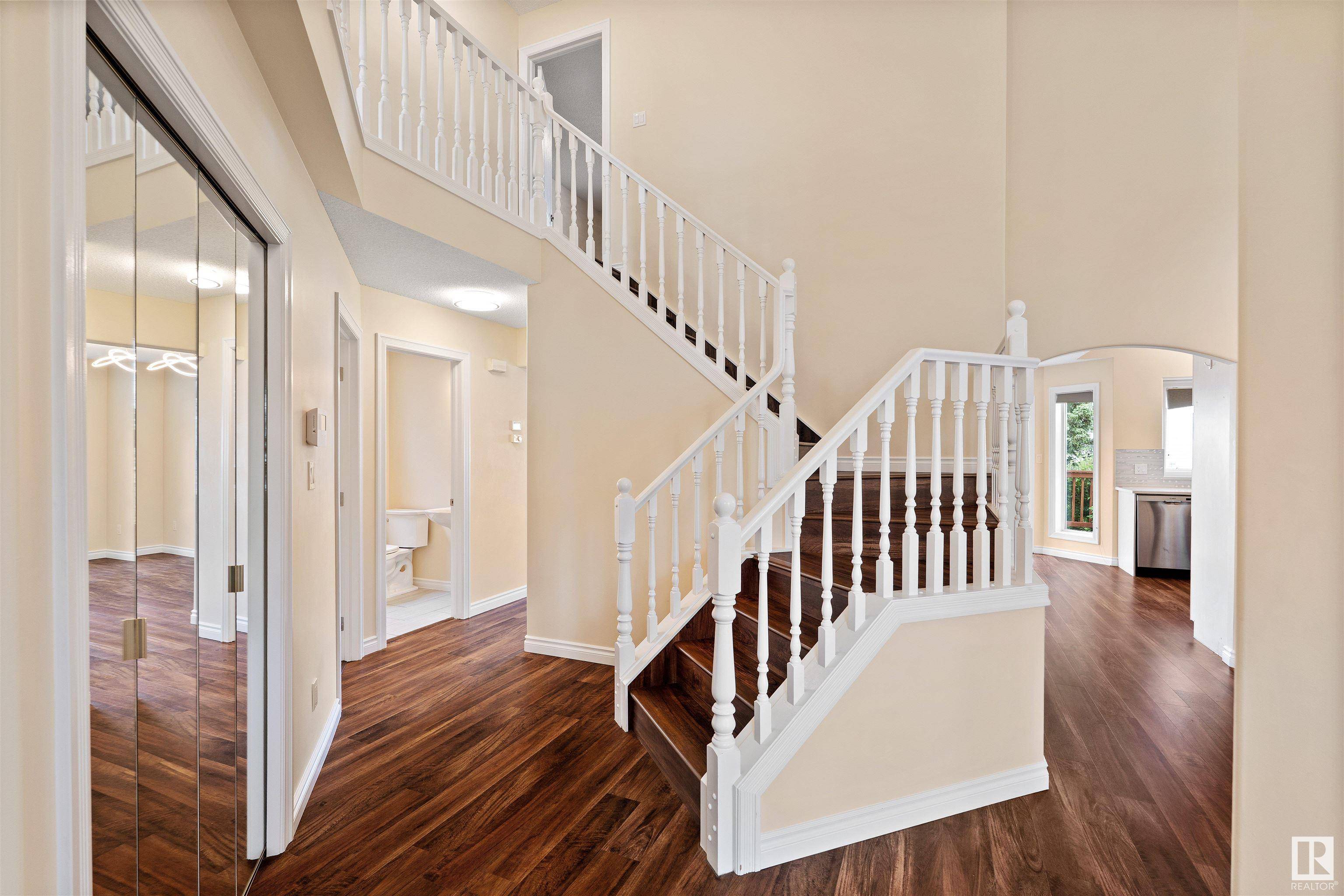 Edmonton, AB T6R 2N1,833 RYAN PL NW