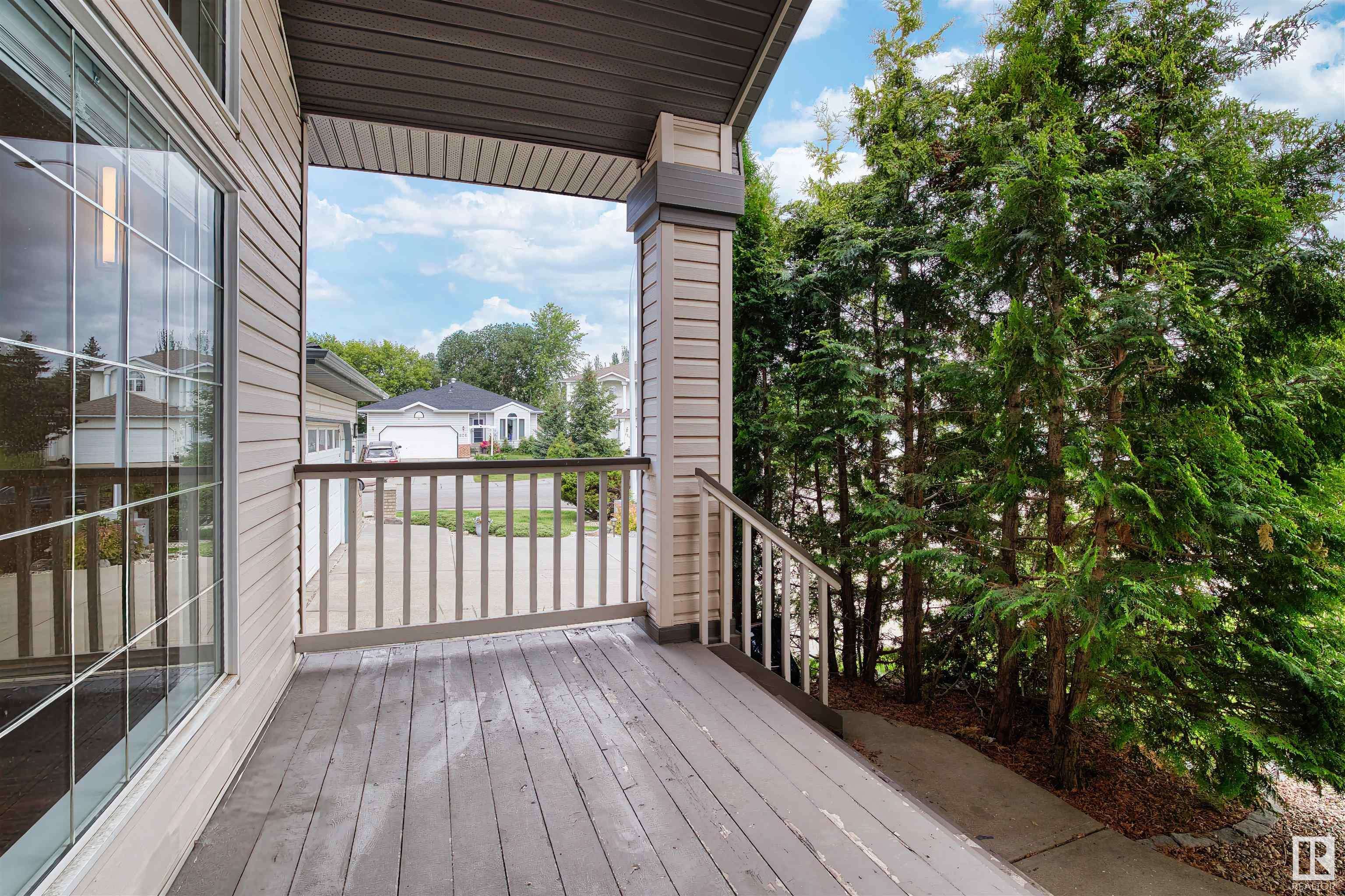 Edmonton, AB T6R 2N1,833 RYAN PL NW