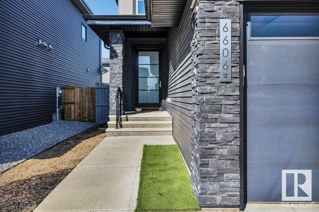 Edmonton, AB T6W 4A1,6606 Knox PL SW