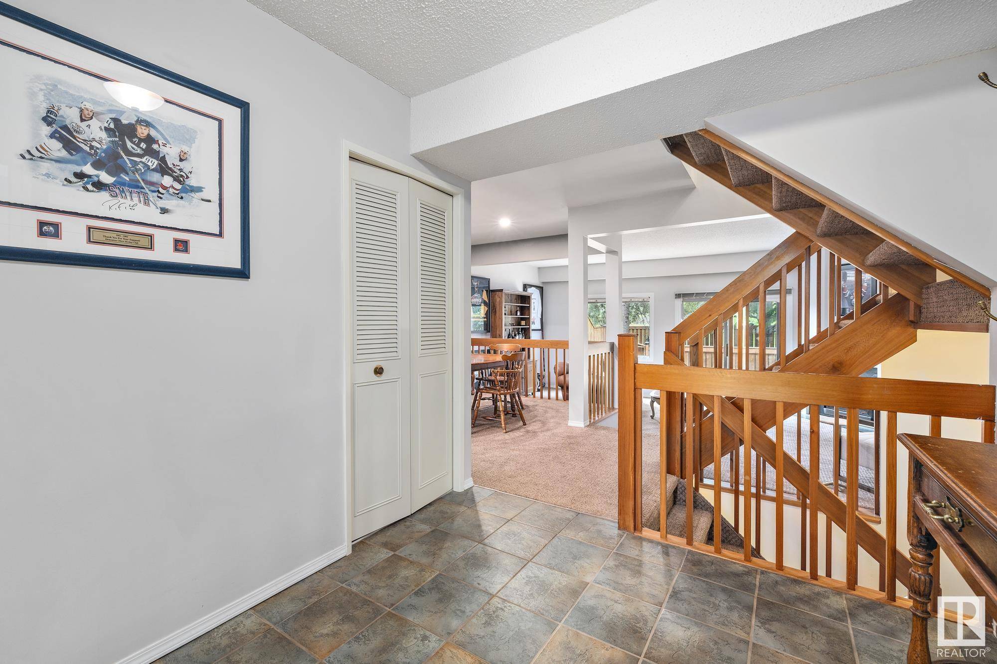 Edmonton, AB T6J 4T2,2737 124 ST NW NW