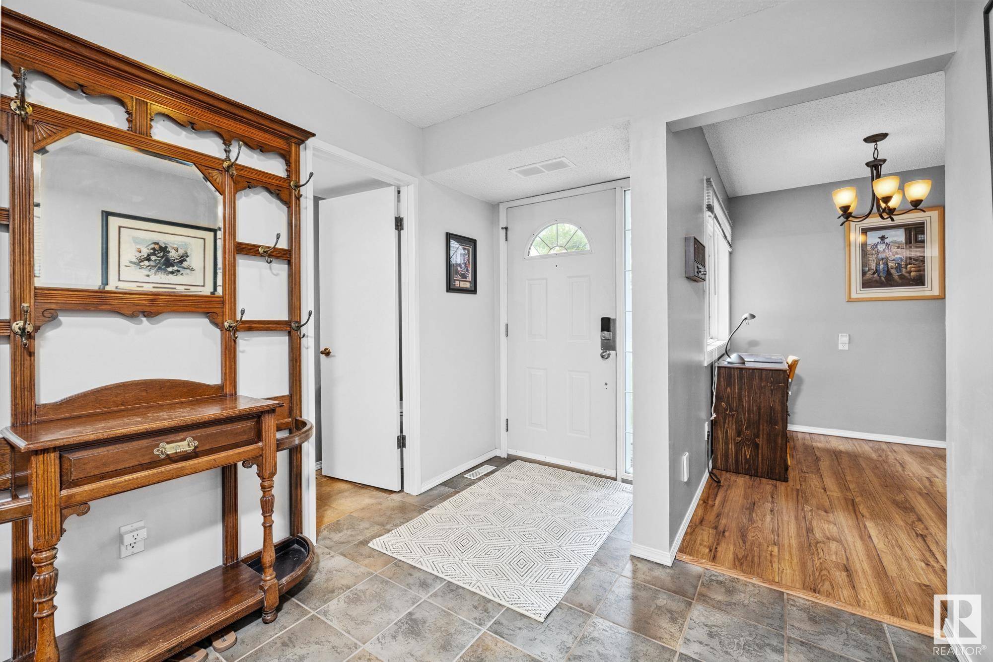 Edmonton, AB T6J 4T2,2737 124 ST NW NW