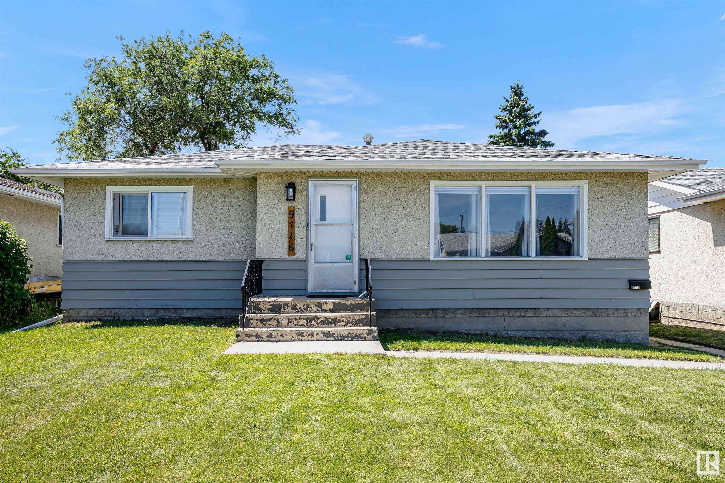 Edmonton, AB T5R 1M4,9146 152 ST NW