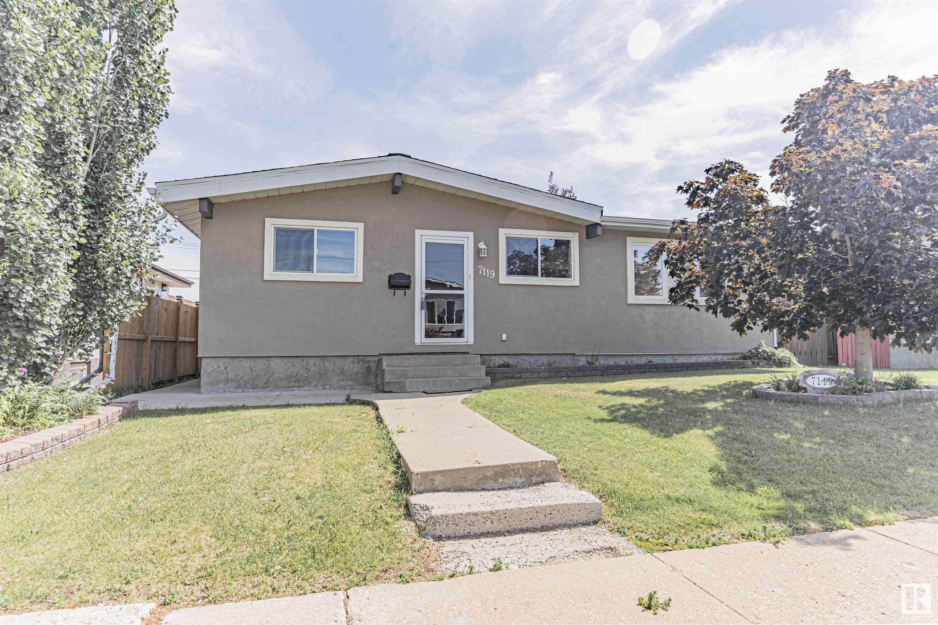 Edmonton, AB T5C 2K3,7119 136 AV NW